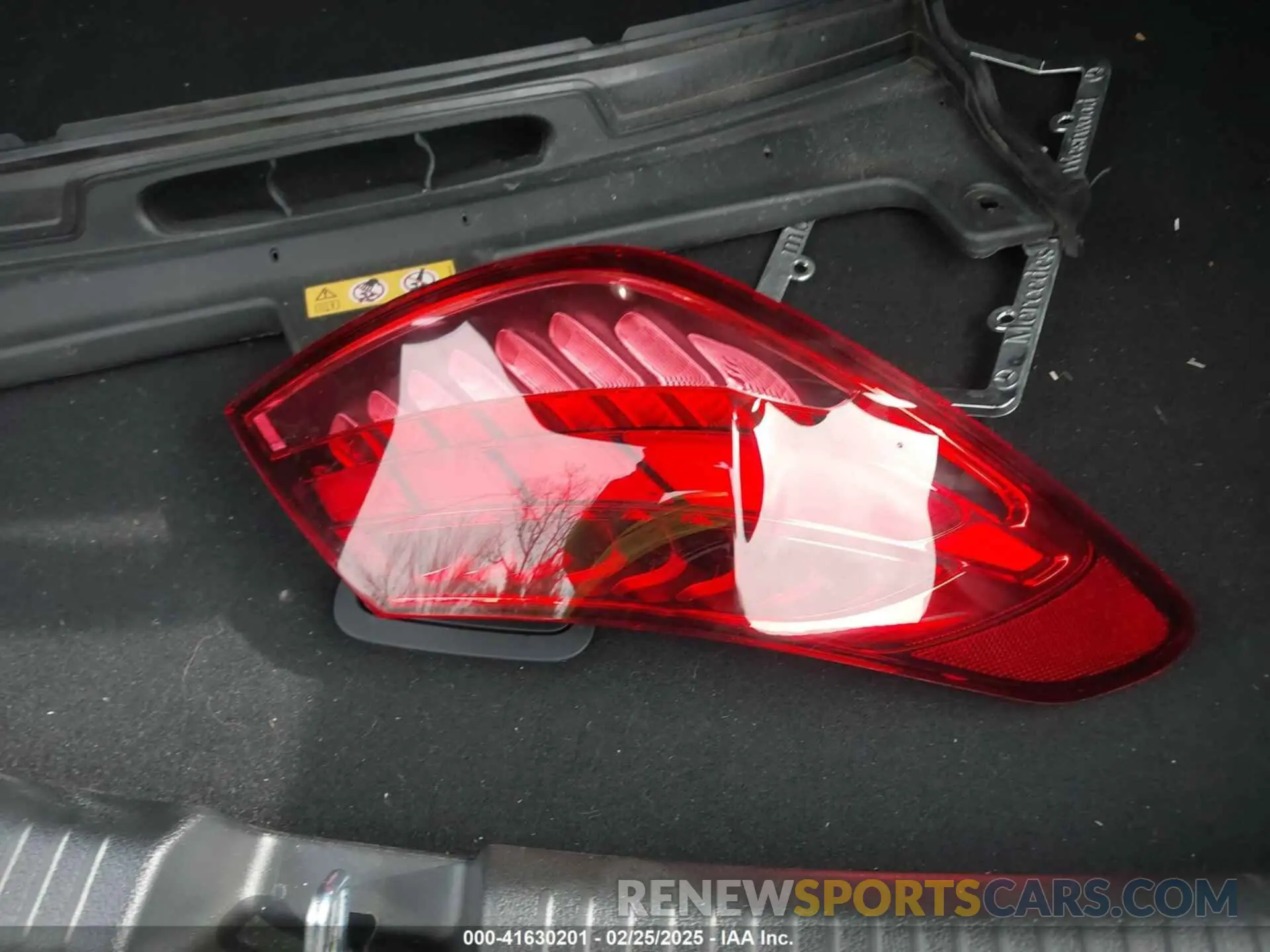 12 fotografías del automóvil dañado W1KAF4HB6RR223965 MERCEDES-BENZ C 300 2024