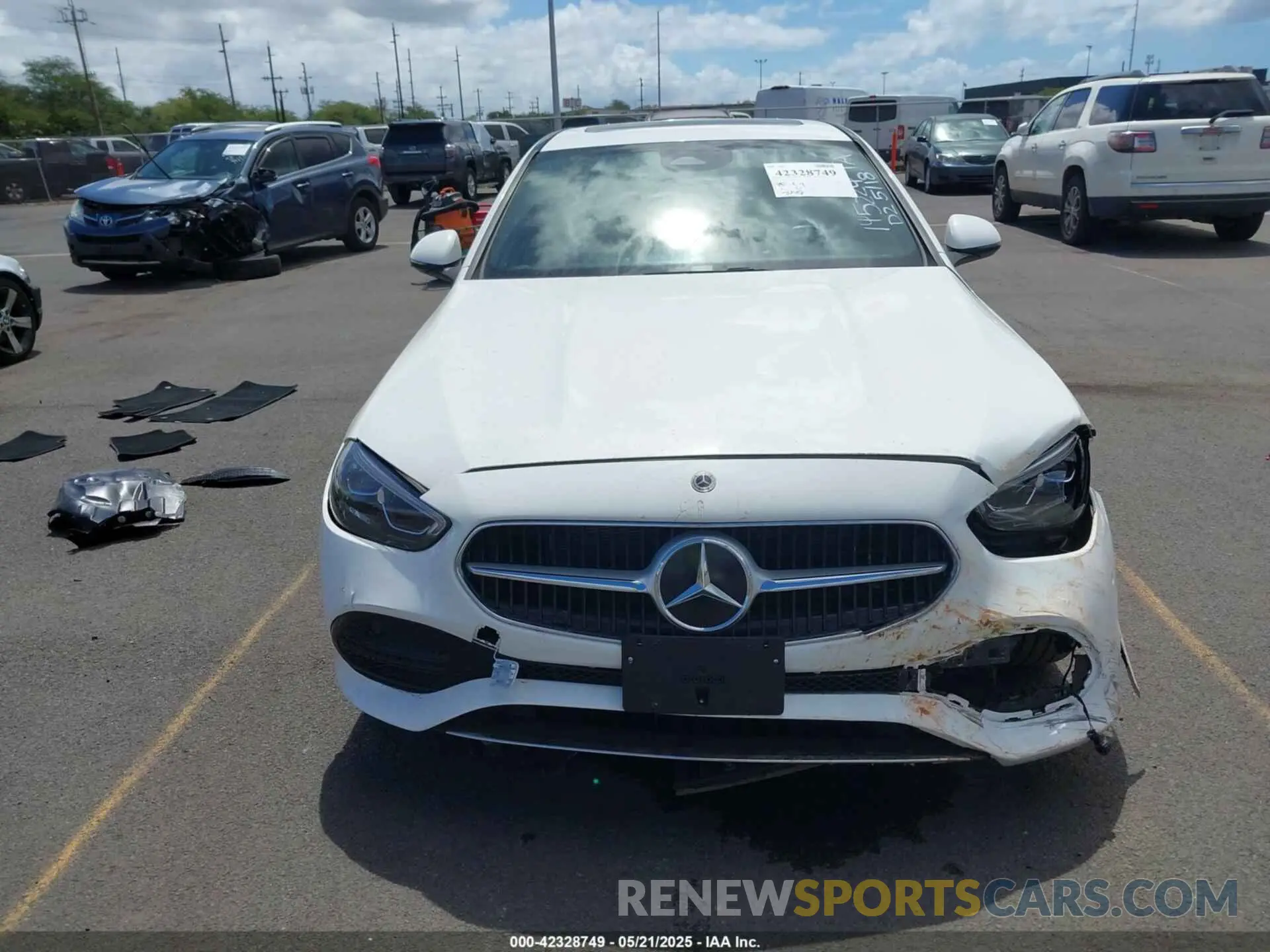 13 fotografías del automóvil dañado W1KAF4HB7RR197893 MERCEDES-BENZ C 300 2024