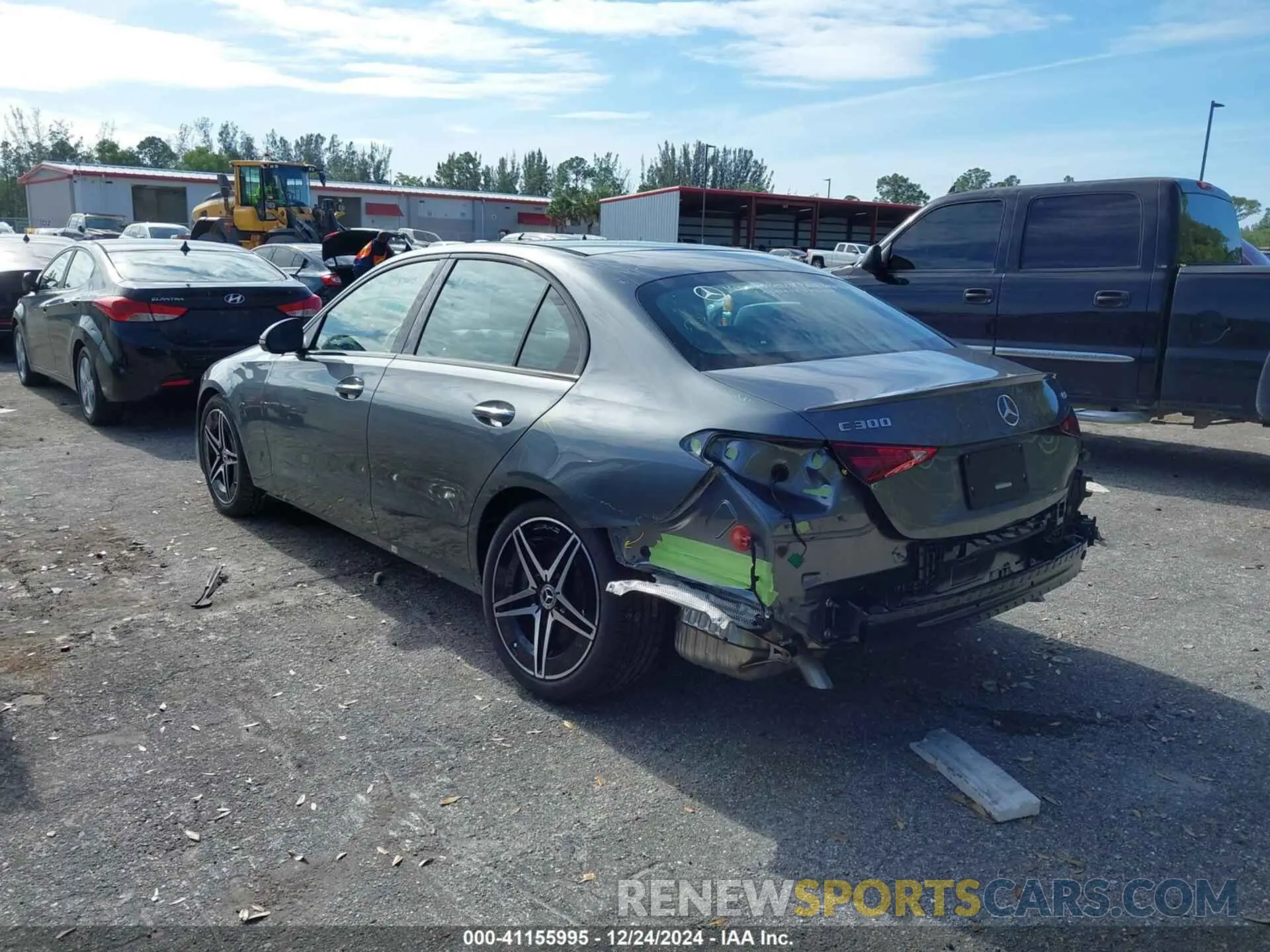 3 fotografías del automóvil dañado W1KAF4HB7RR232142 MERCEDES-BENZ C 300 2024