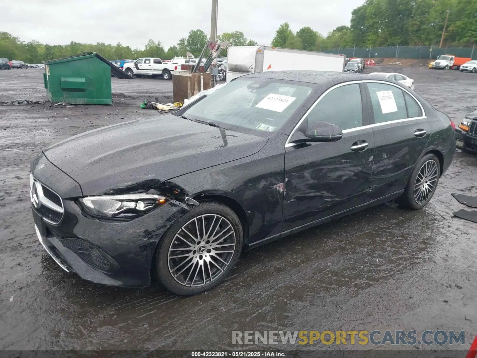 2 fotografías del automóvil dañado W1KAF4HBXRR224889 MERCEDES-BENZ C 300 2024