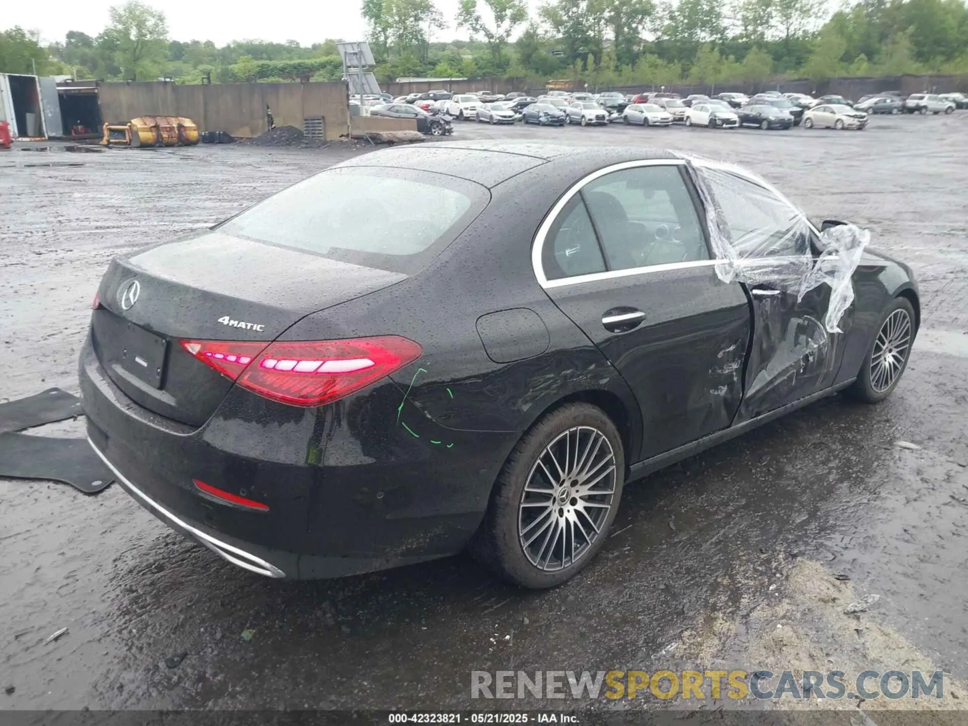 4 fotografías del automóvil dañado W1KAF4HBXRR224889 MERCEDES-BENZ C 300 2024