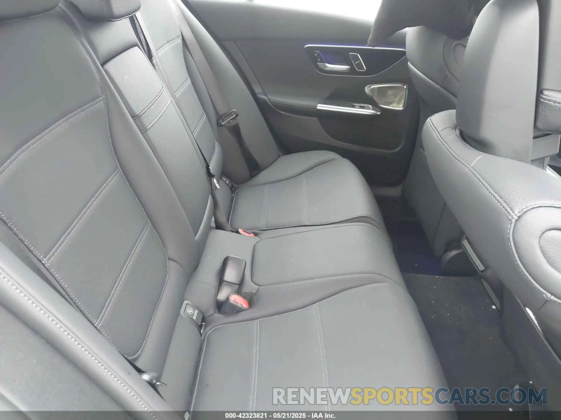 8 fotografías del automóvil dañado W1KAF4HBXRR224889 MERCEDES-BENZ C 300 2024