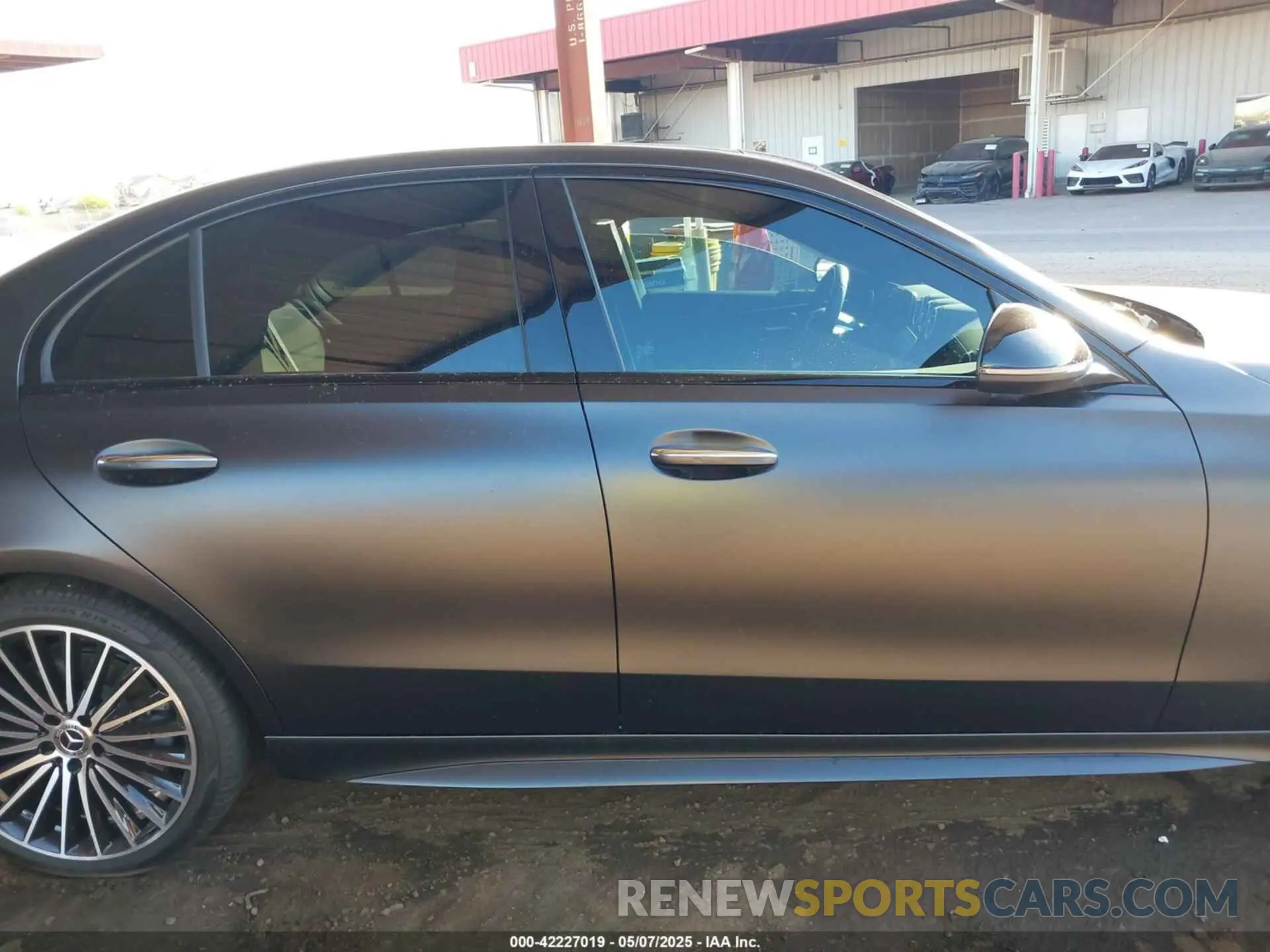 13 fotografías del automóvil dañado W1KAF4GB2SR252600 MERCEDES-BENZ C 300 2025