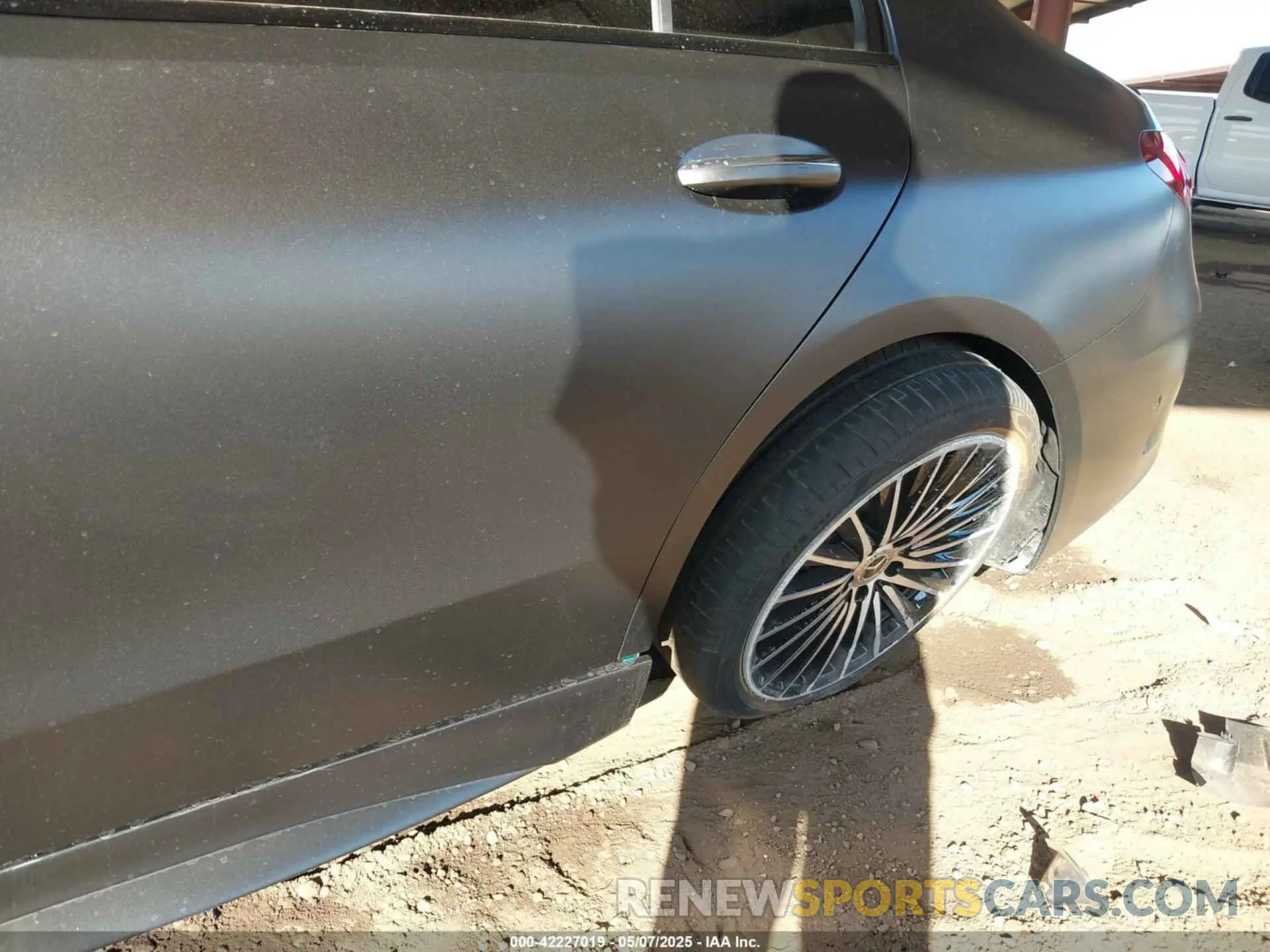 6 fotografías del automóvil dañado W1KAF4GB2SR252600 MERCEDES-BENZ C 300 2025