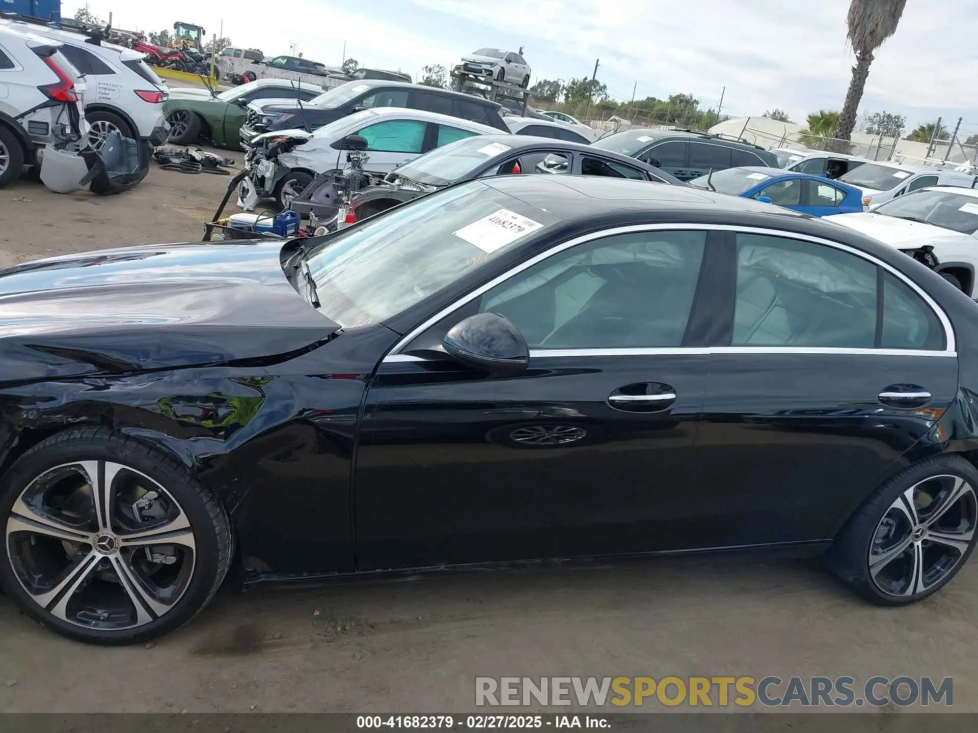 14 fotografías del automóvil dañado W1KAF4GBXSR238038 MERCEDES-BENZ C 300 2025