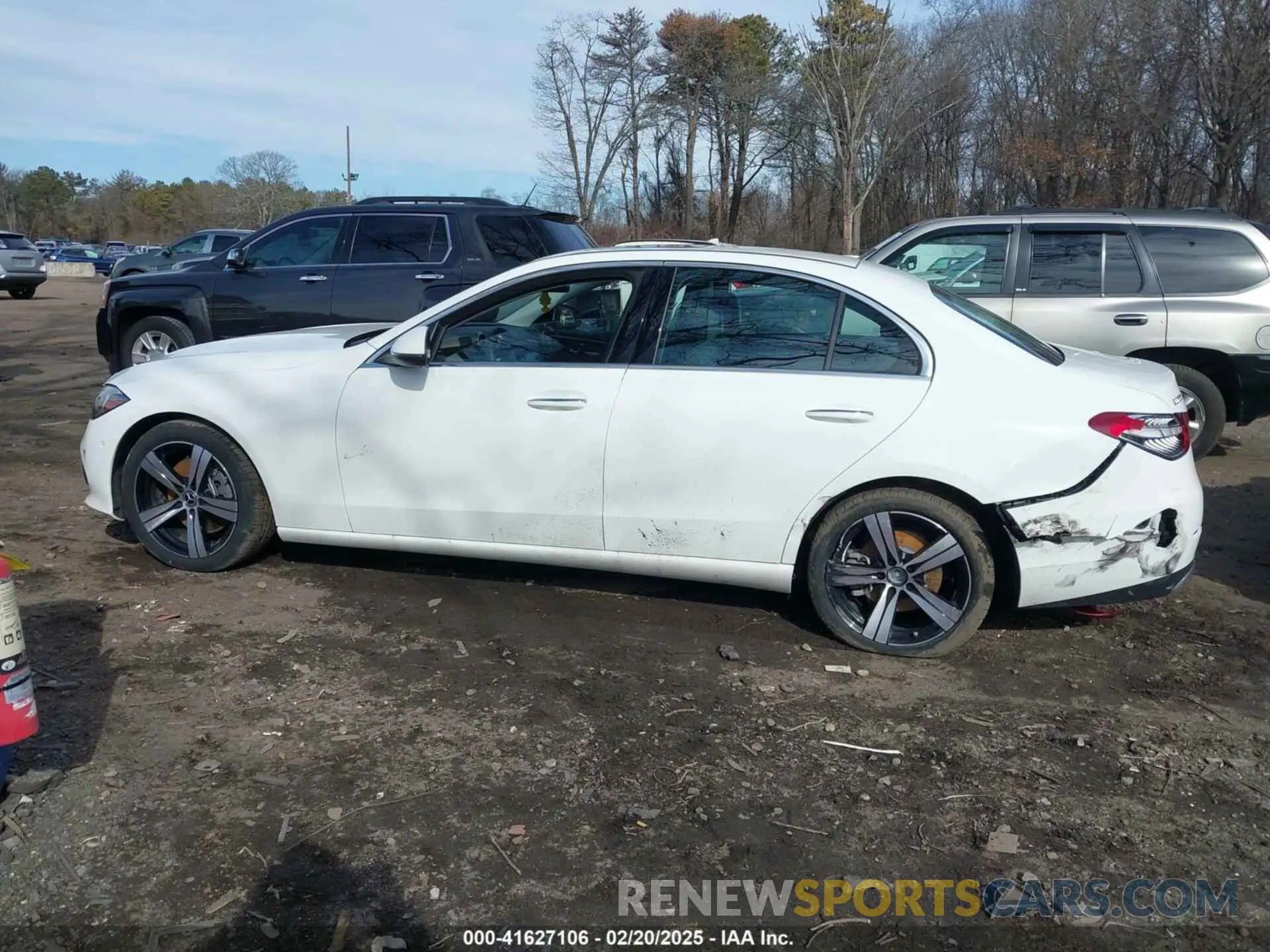 14 fotografías del automóvil dañado W1KAF4HB1SR250139 MERCEDES-BENZ C 300 2025