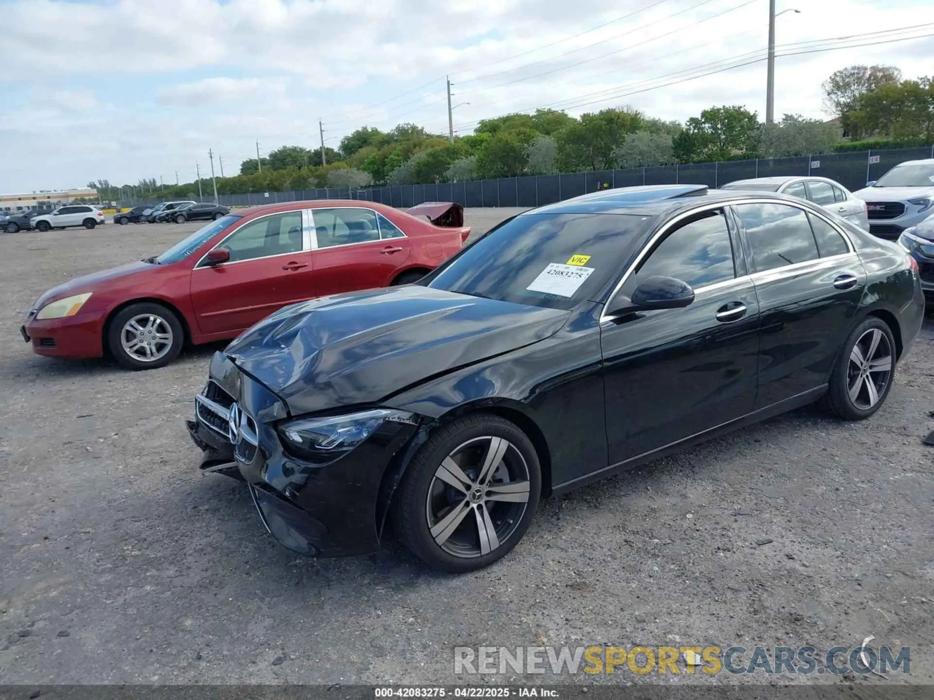 2 fotografías del automóvil dañado W1KAF4HB4SR251544 MERCEDES-BENZ C 300 2025