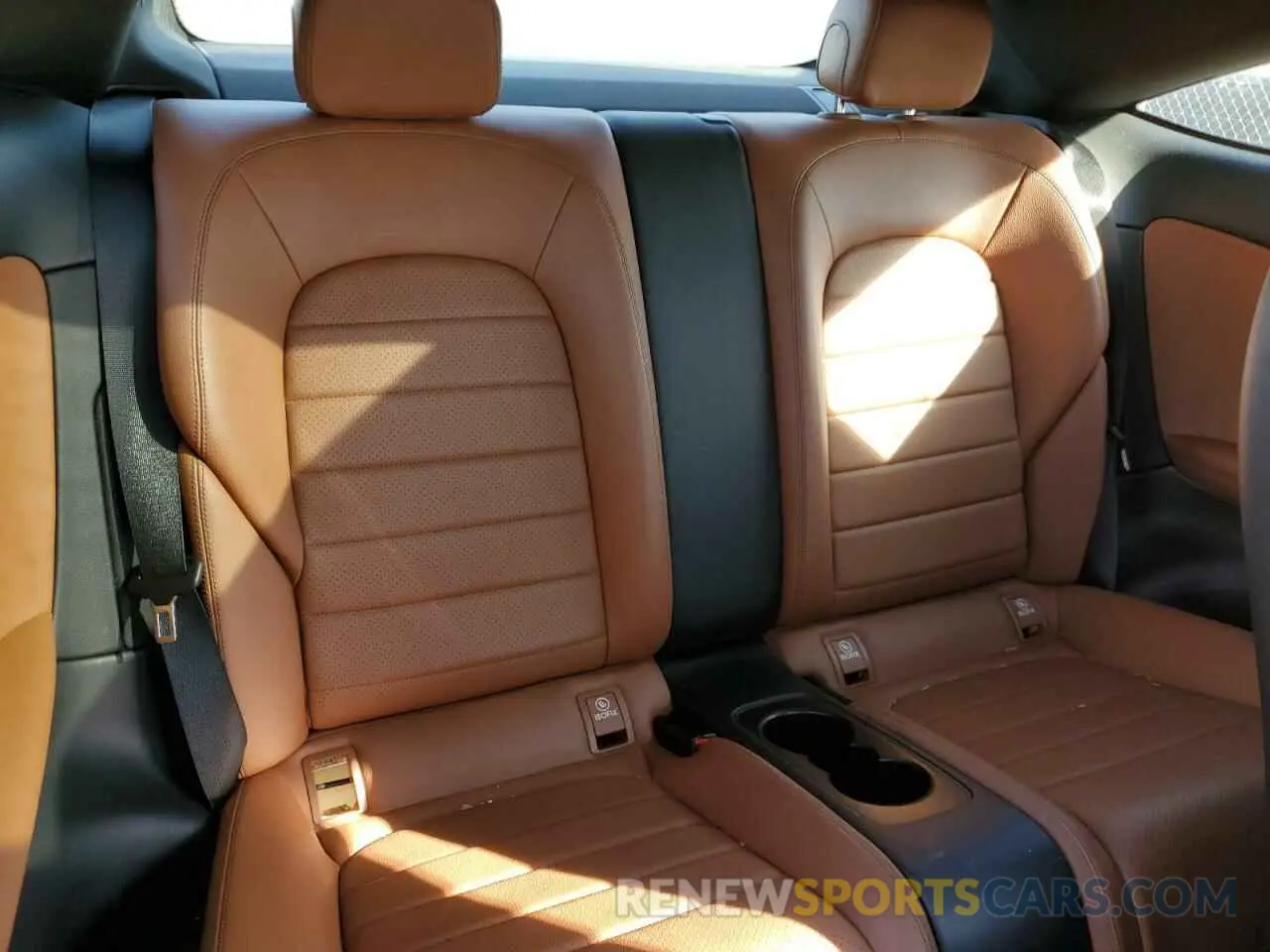 10 fotografías del automóvil dañado WDDWJ4KB4HF381136 MERCEDES-BENZ C-CLASS 2017