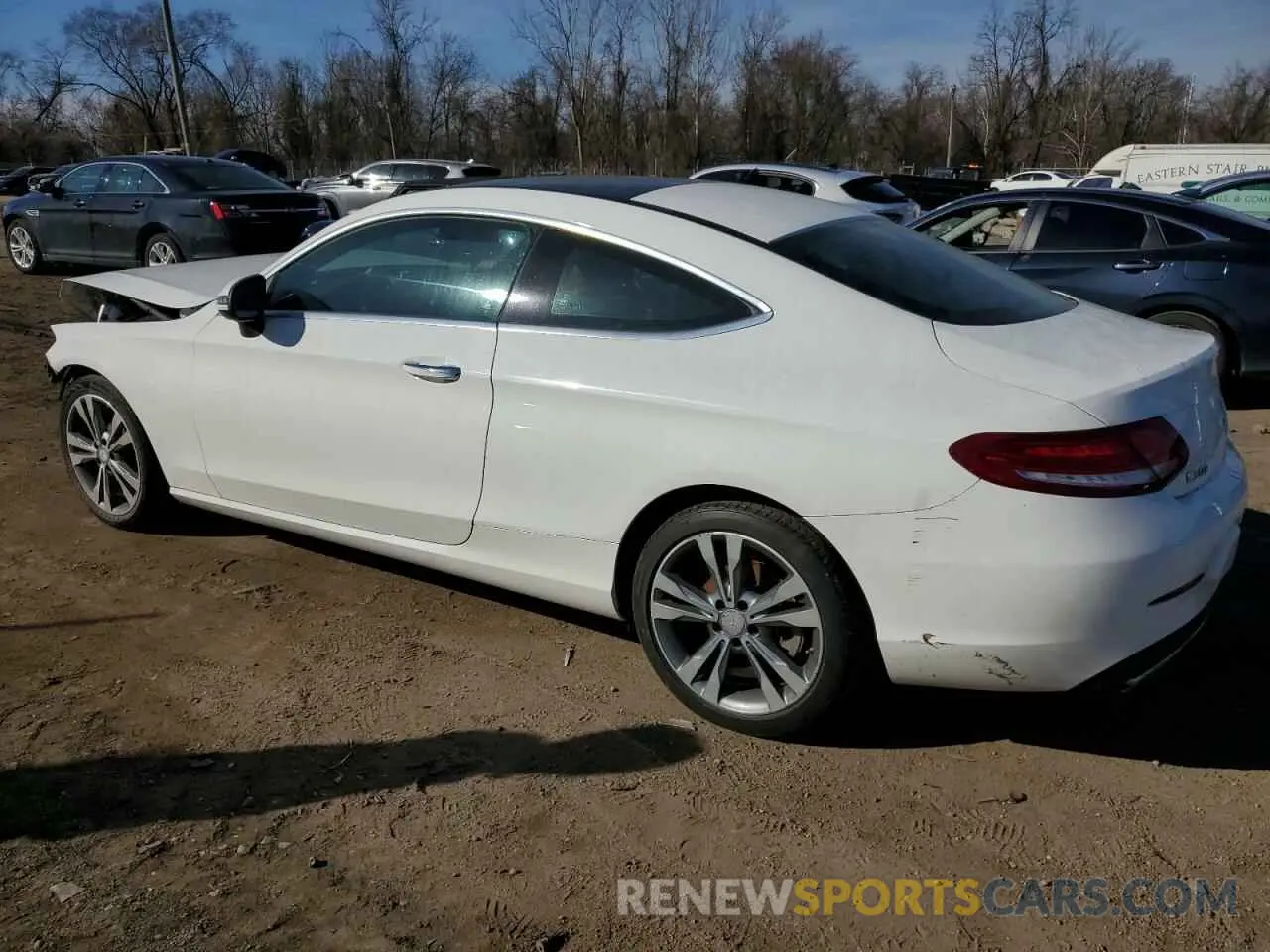 2 fotografías del automóvil dañado WDDWJ4KB4HF381136 MERCEDES-BENZ C-CLASS 2017