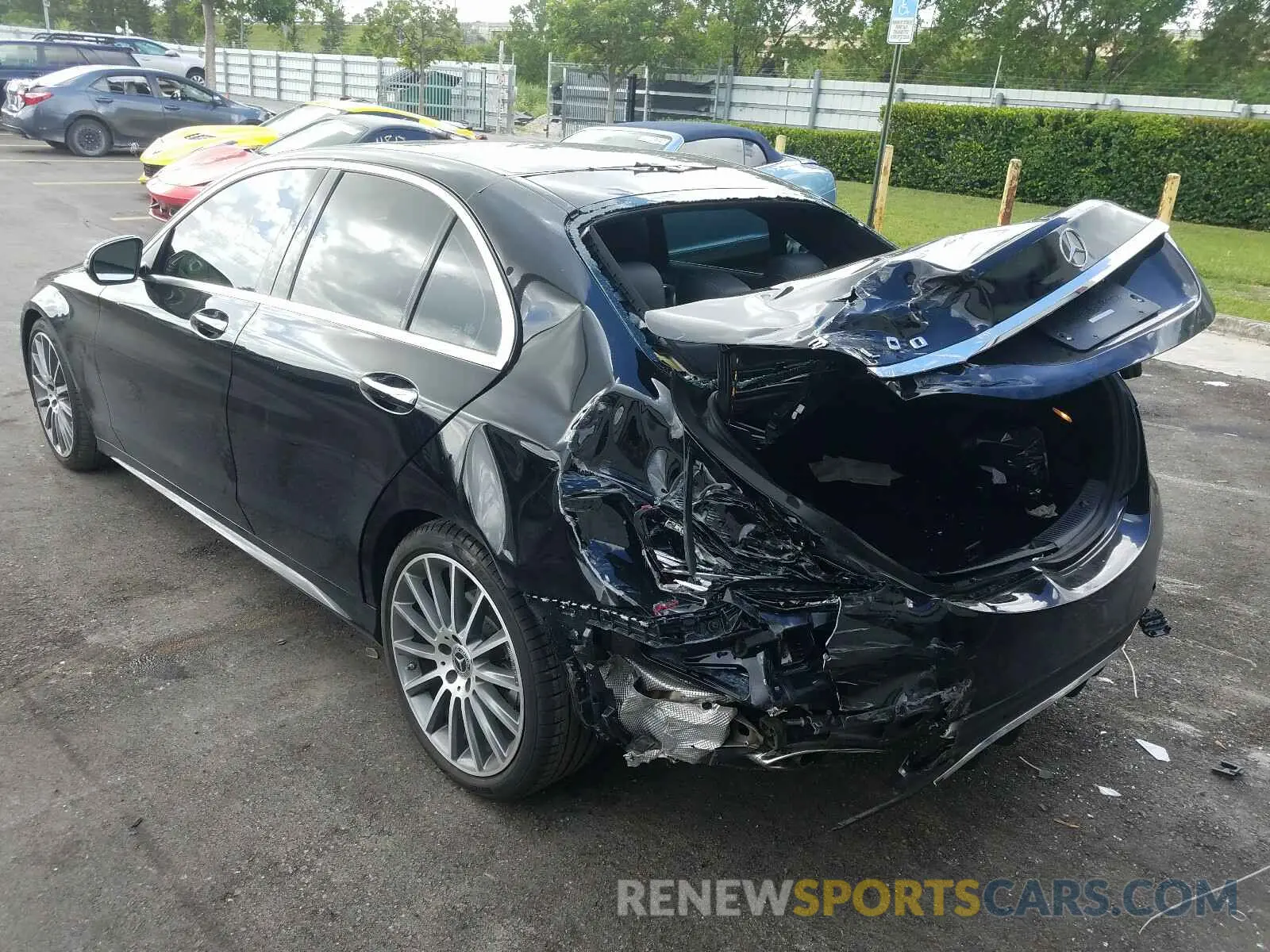 3 fotografías del automóvil dañado 55SWF8DB0KU297499 MERCEDES-BENZ C CLASS 2019