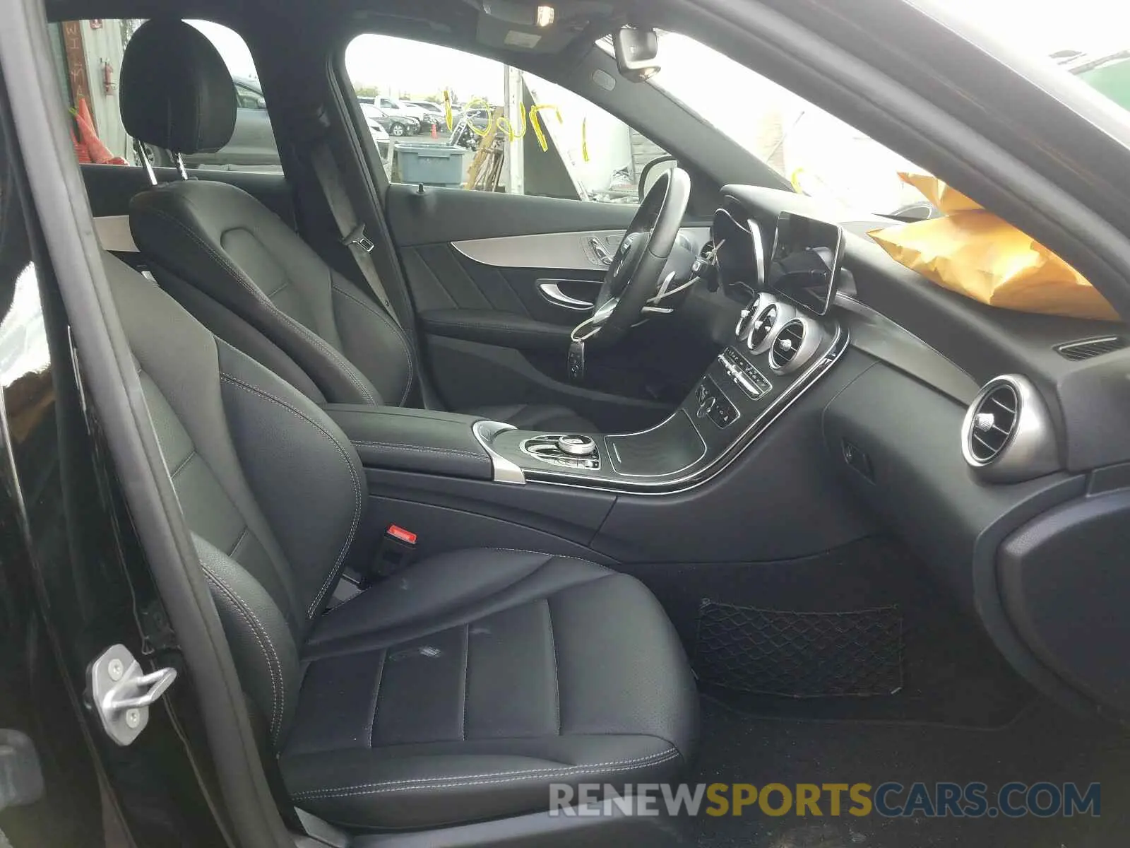 5 fotografías del automóvil dañado 55SWF8DB0KU297499 MERCEDES-BENZ C CLASS 2019