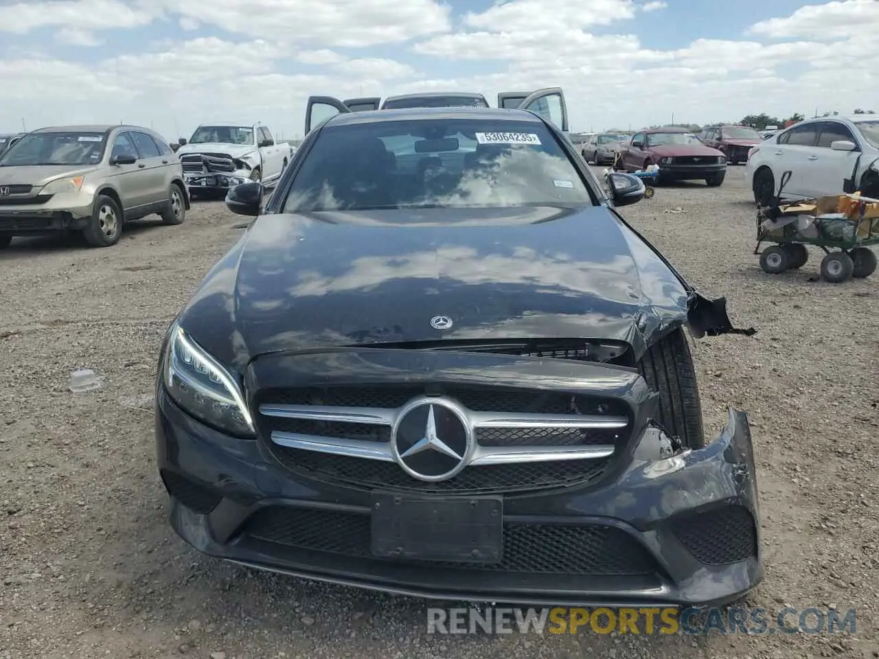 5 fotografías del automóvil dañado 55SWF8DB0KU317265 MERCEDES-BENZ C-CLASS 2019