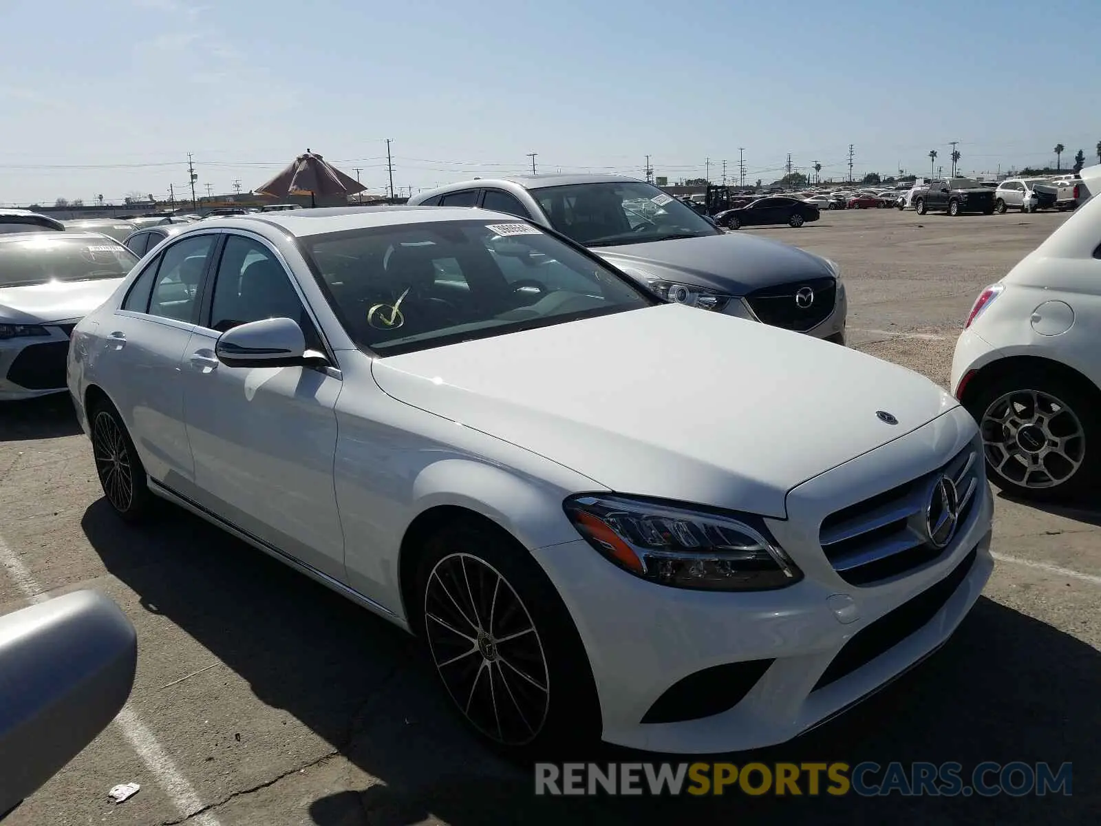 1 fotografías del automóvil dañado 55SWF8DB0KU320070 MERCEDES-BENZ C CLASS 2019