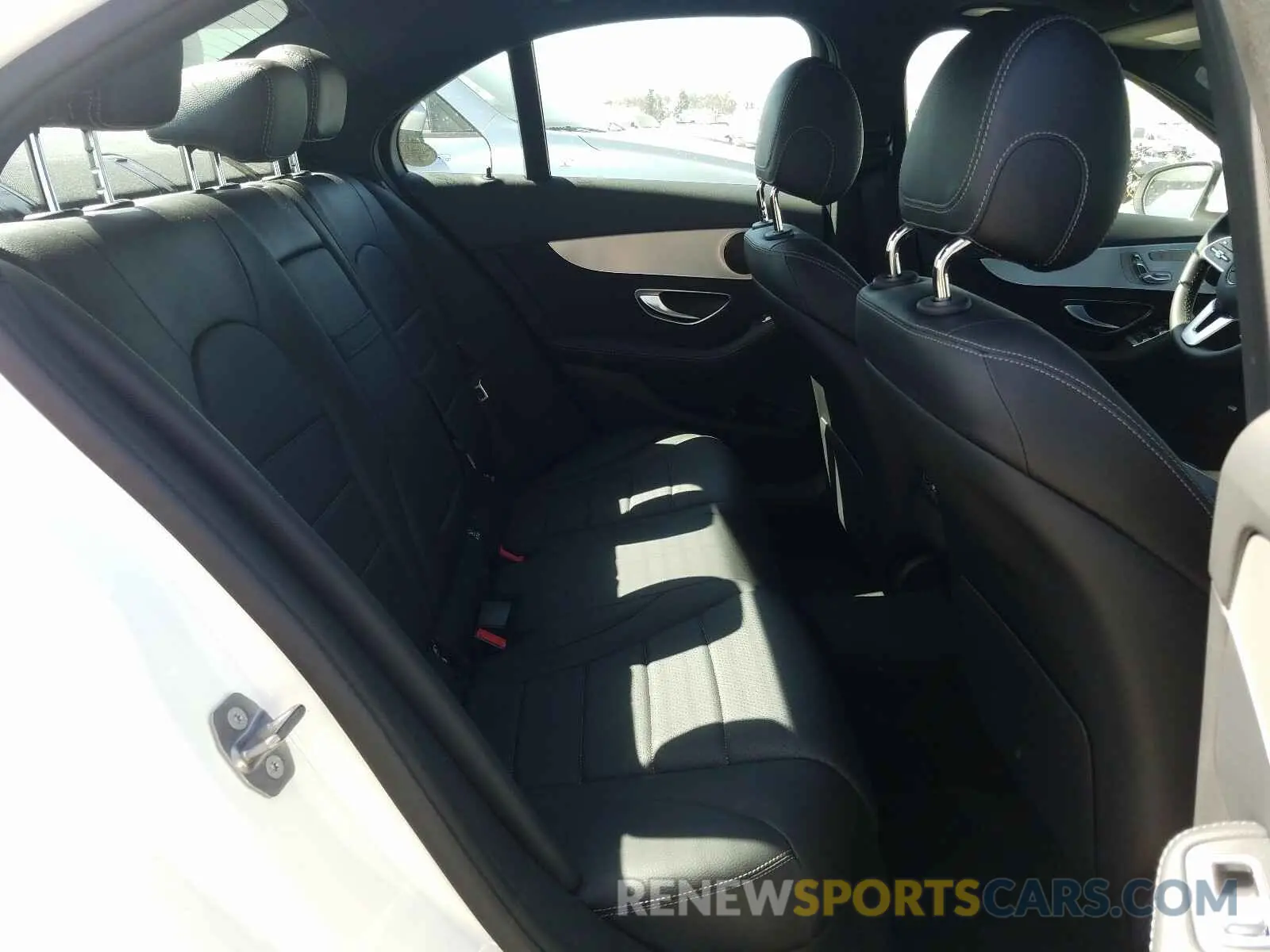 6 fotografías del automóvil dañado 55SWF8DB0KU320070 MERCEDES-BENZ C CLASS 2019