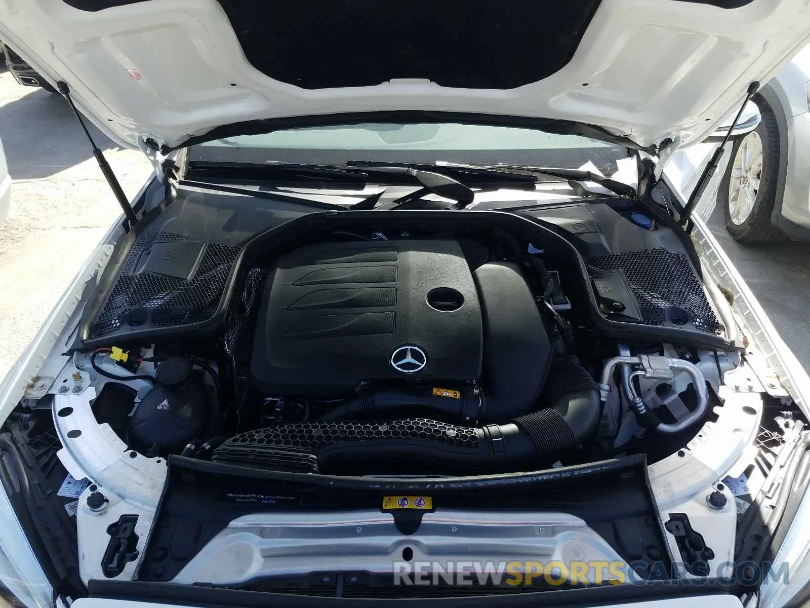 7 fotografías del automóvil dañado 55SWF8DB0KU320070 MERCEDES-BENZ C CLASS 2019
