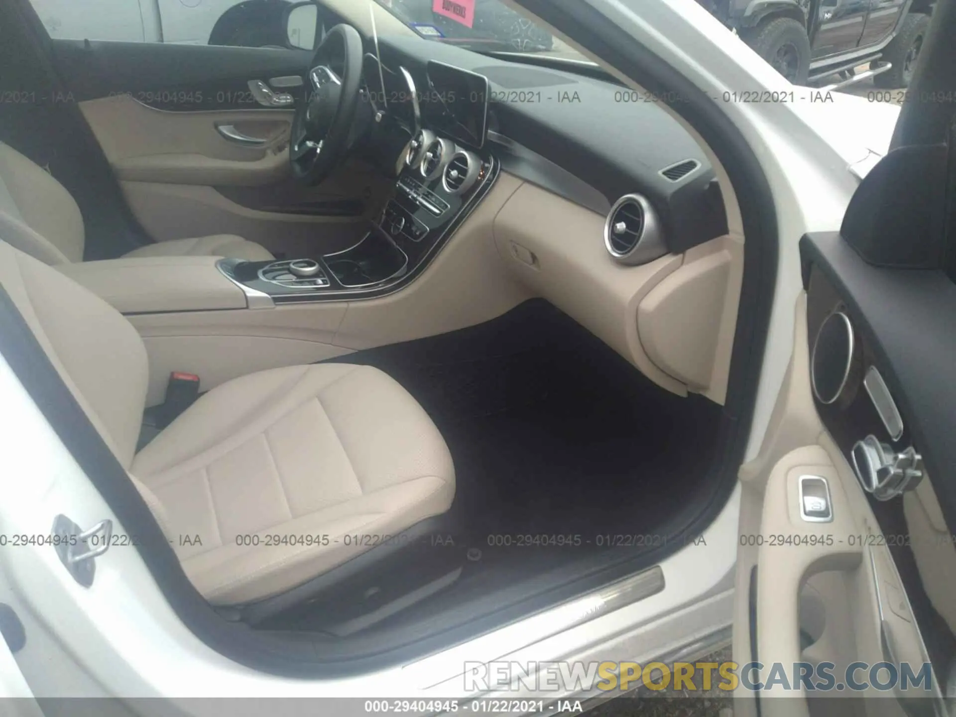 5 fotografías del automóvil dañado 55SWF8DB1KU288889 MERCEDES-BENZ C-CLASS 2019