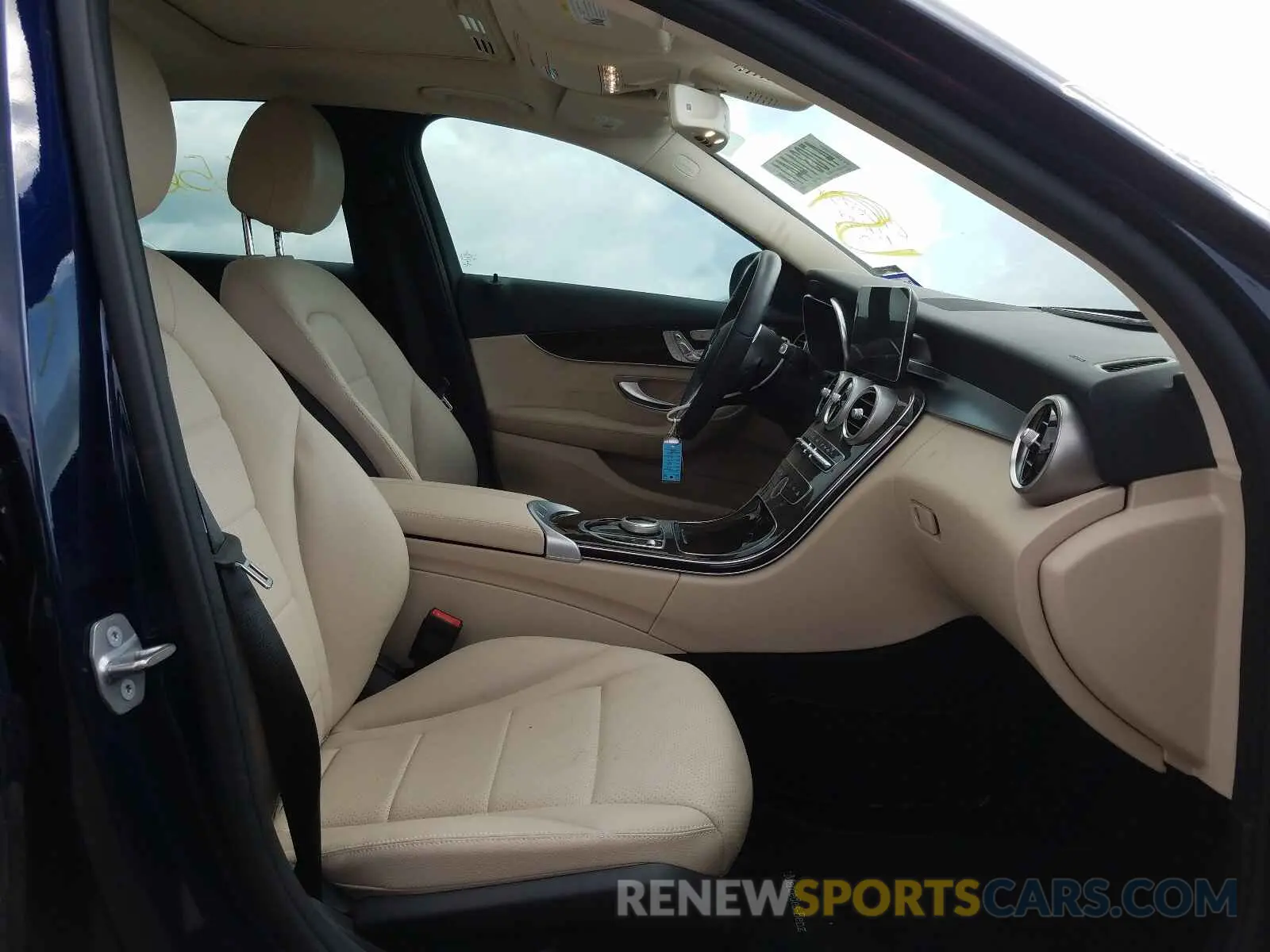 5 fotografías del automóvil dañado 55SWF8DB2KU288920 MERCEDES-BENZ C-CLASS 2019