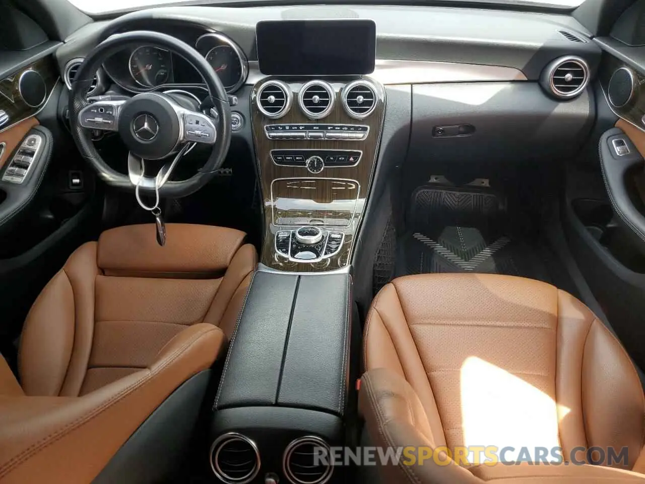 8 fotografías del automóvil dañado 55SWF8DB2KU289064 MERCEDES-BENZ C-CLASS 2019