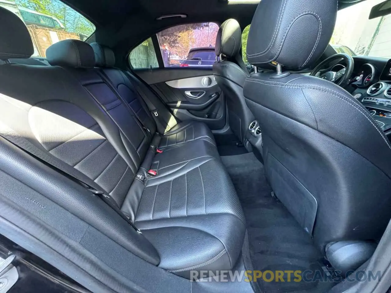 6 fotografías del automóvil dañado 55SWF8DB3KU287744 MERCEDES-BENZ C-CLASS 2019