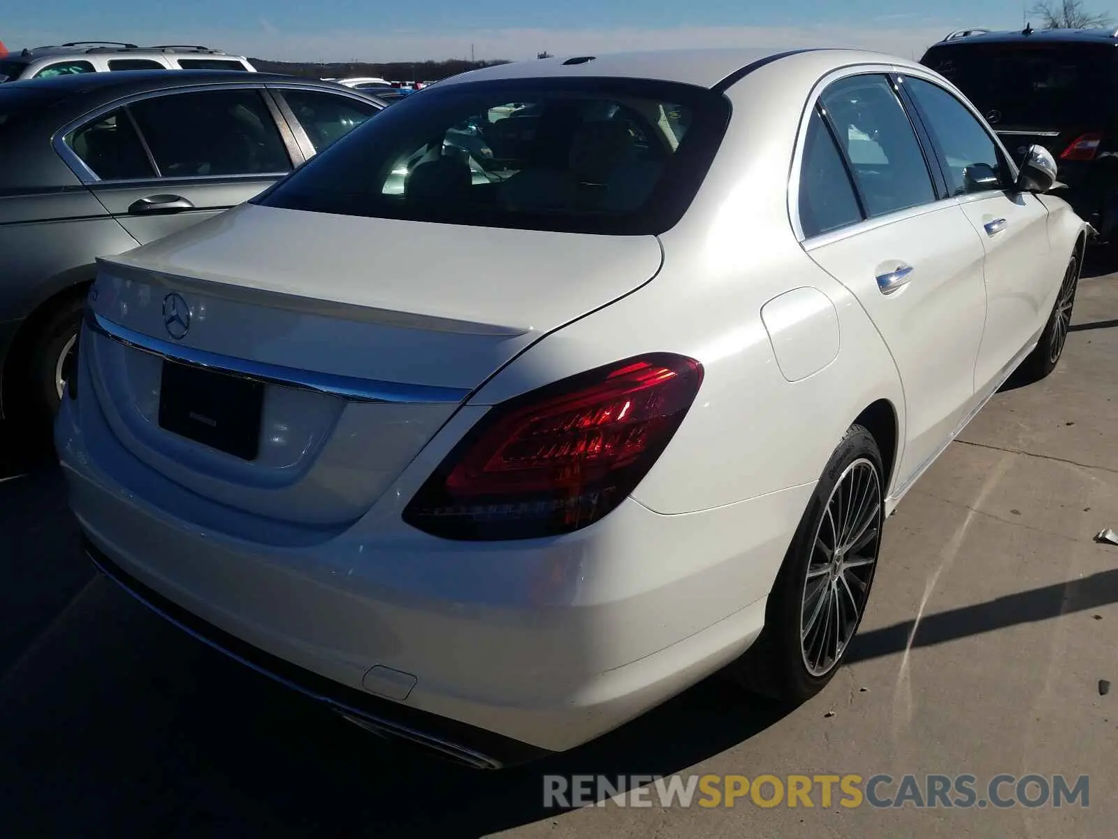 4 fotografías del automóvil dañado 55SWF8DB5KU288006 MERCEDES-BENZ C CLASS 2019