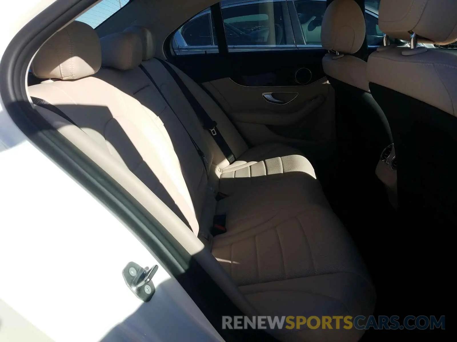 6 fotografías del automóvil dañado 55SWF8DB5KU288006 MERCEDES-BENZ C CLASS 2019