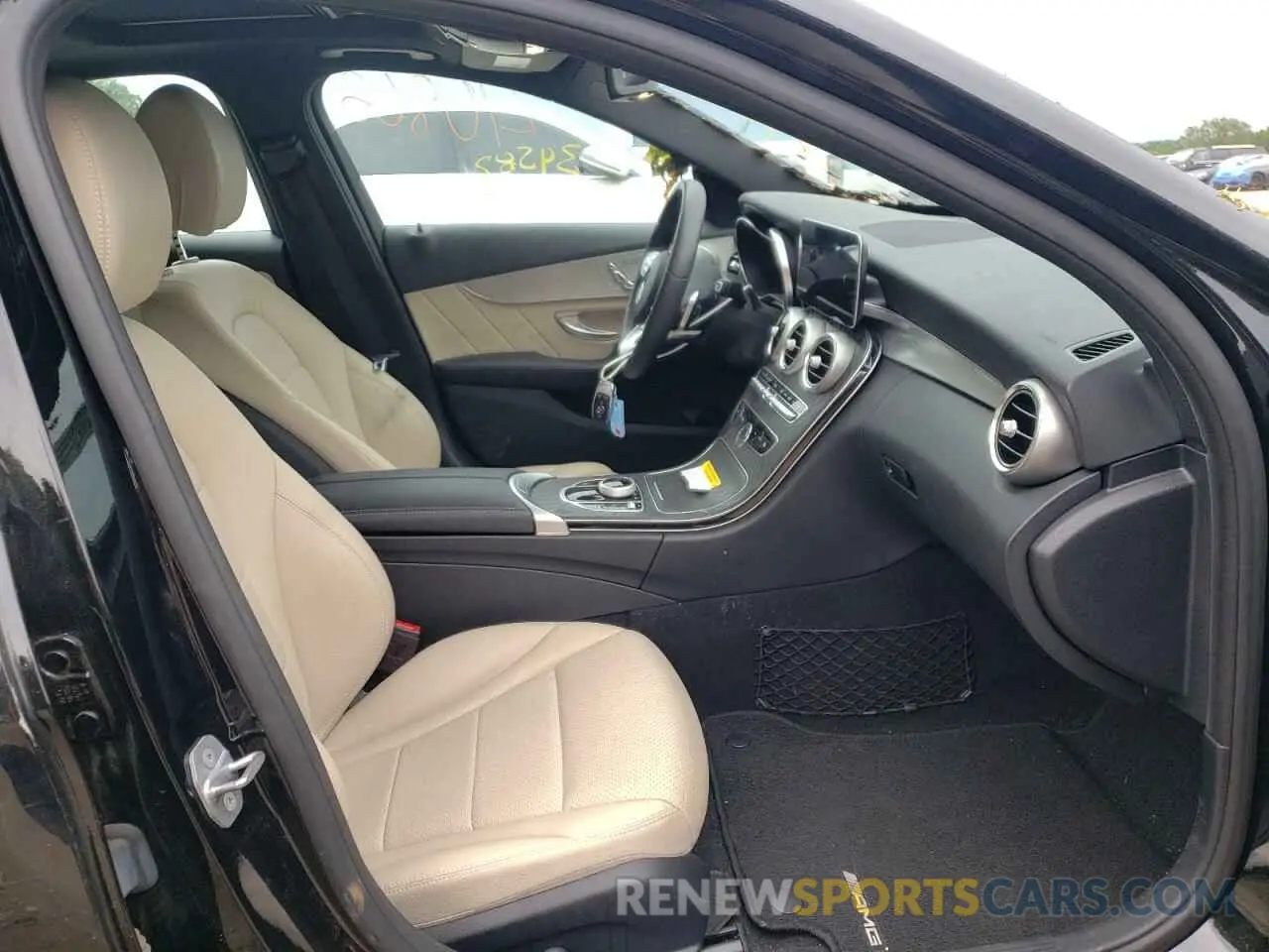 5 fotografías del automóvil dañado 55SWF8DB5KU305337 MERCEDES-BENZ C-CLASS 2019