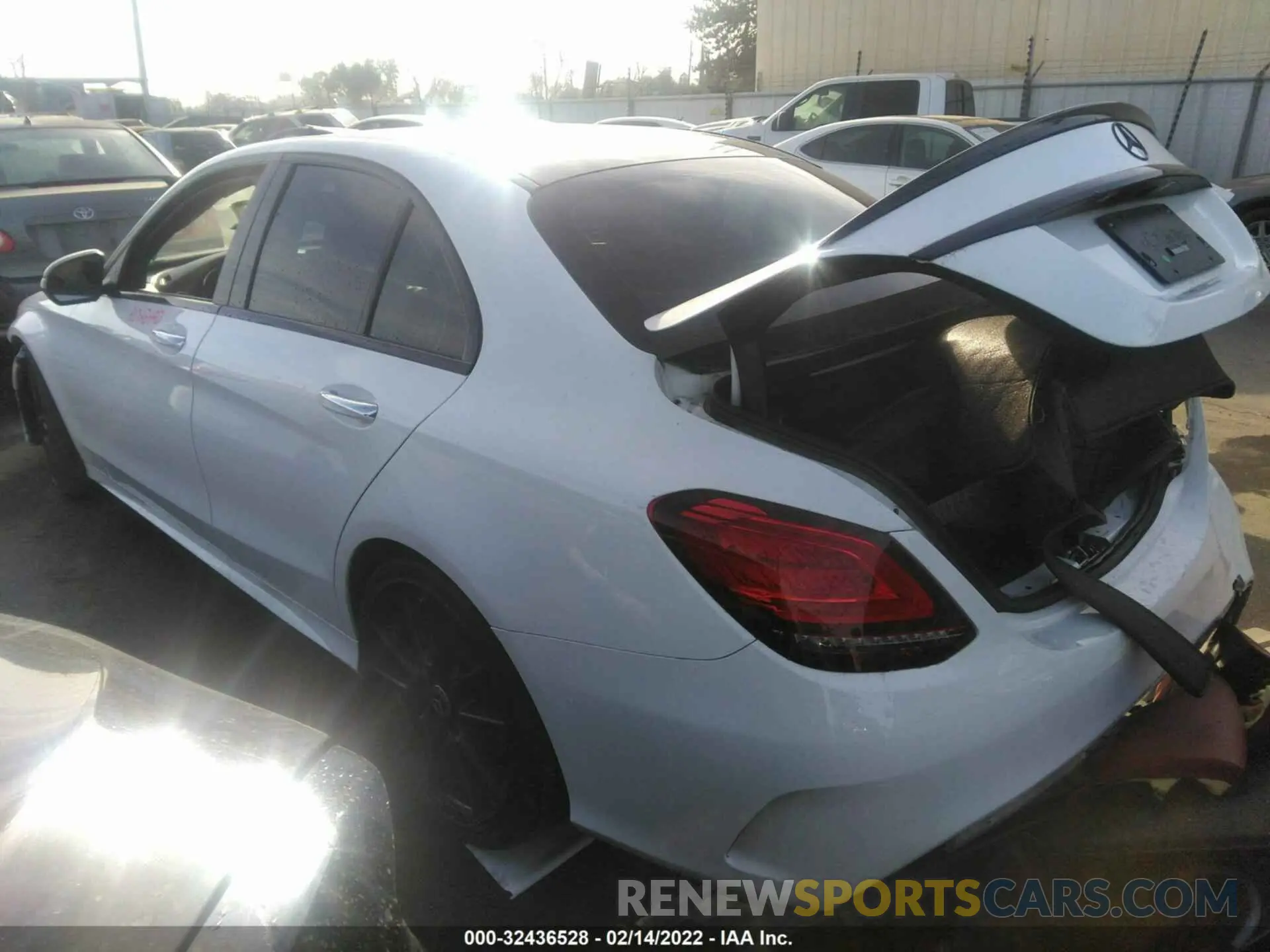3 fotografías del automóvil dañado 55SWF8DB6KU298480 MERCEDES-BENZ C-CLASS 2019