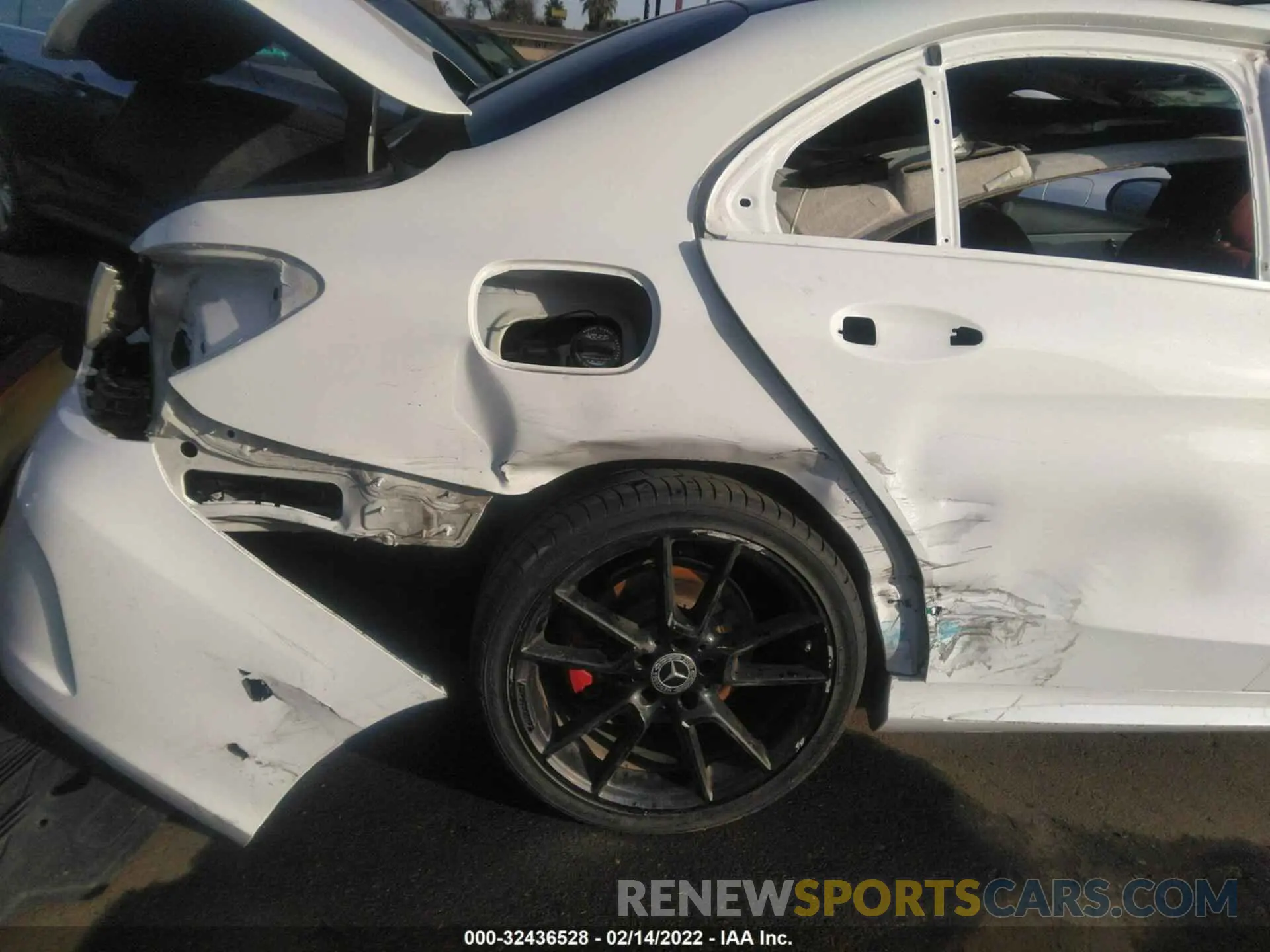 6 fotografías del automóvil dañado 55SWF8DB6KU298480 MERCEDES-BENZ C-CLASS 2019