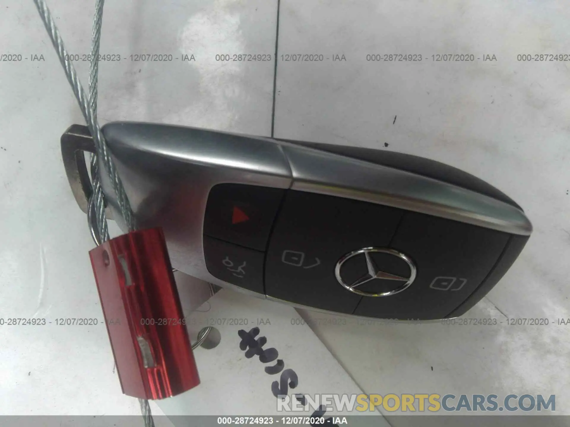 11 fotografías del automóvil dañado 55SWF8DB6KU303936 MERCEDES-BENZ C-CLASS 2019