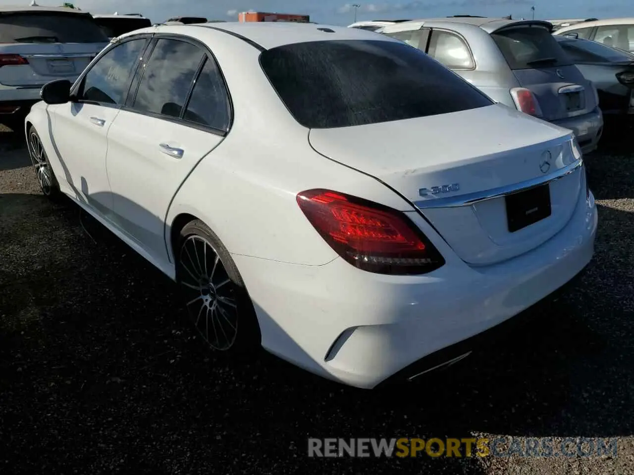 3 fotografías del automóvil dañado 55SWF8DB6KU310188 MERCEDES-BENZ C-CLASS 2019