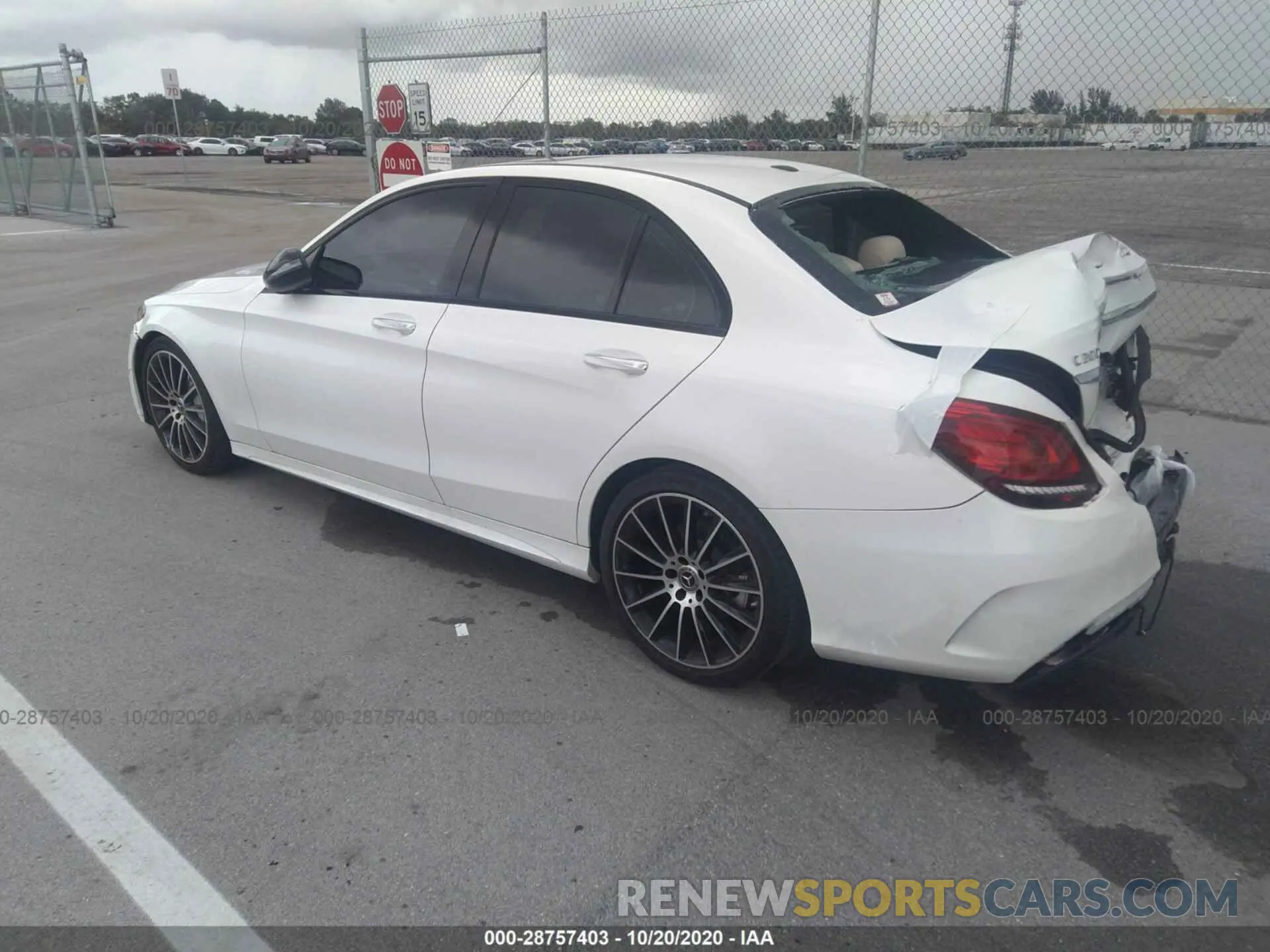 3 fotografías del automóvil dañado 55SWF8DB6KU311759 MERCEDES-BENZ C-CLASS 2019