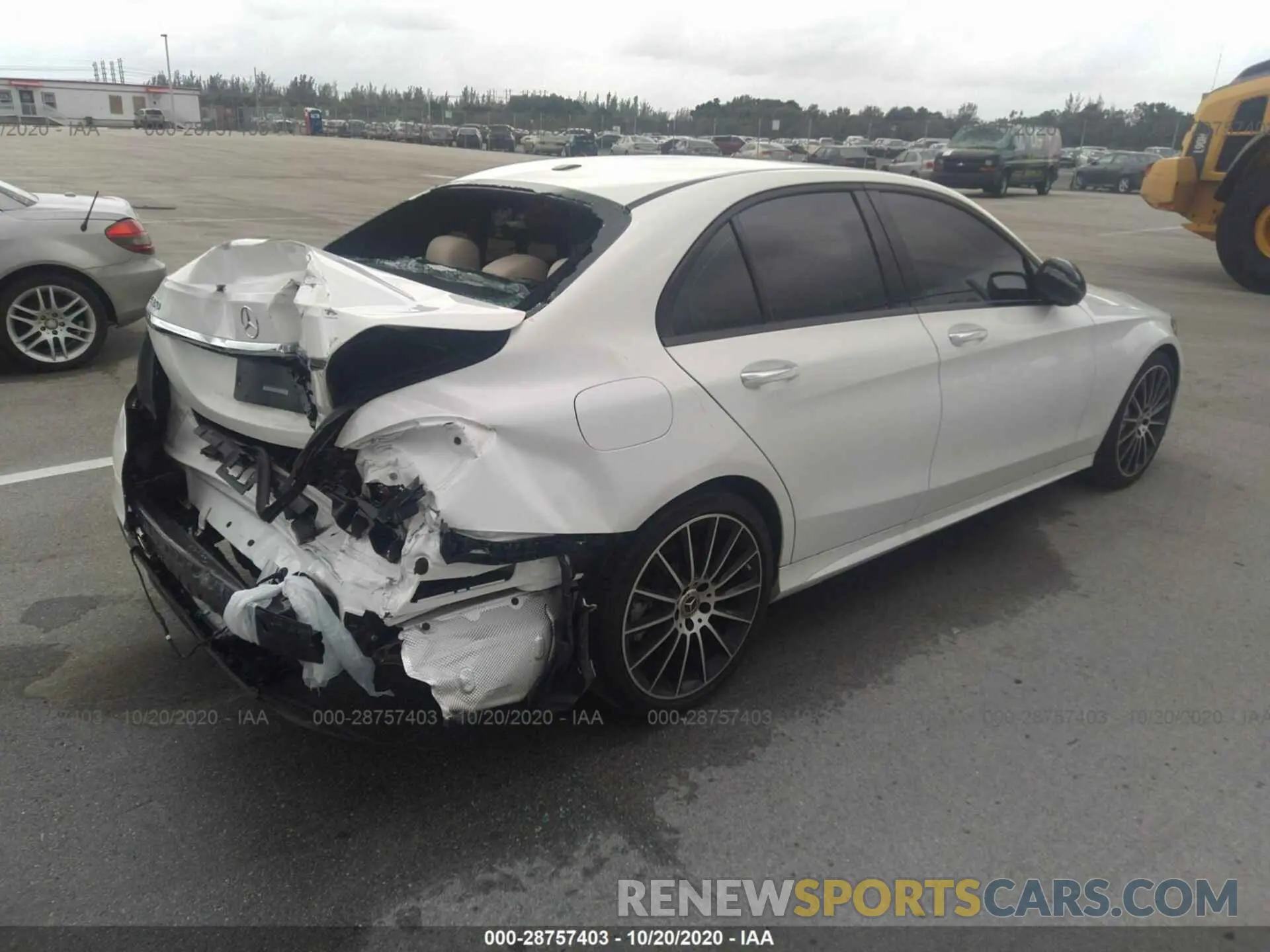 4 fotografías del automóvil dañado 55SWF8DB6KU311759 MERCEDES-BENZ C-CLASS 2019