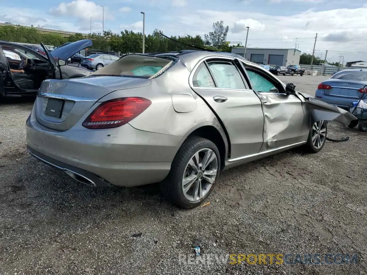 4 fotografías del automóvil dañado 55SWF8DB7KU301564 MERCEDES-BENZ C-CLASS 2019