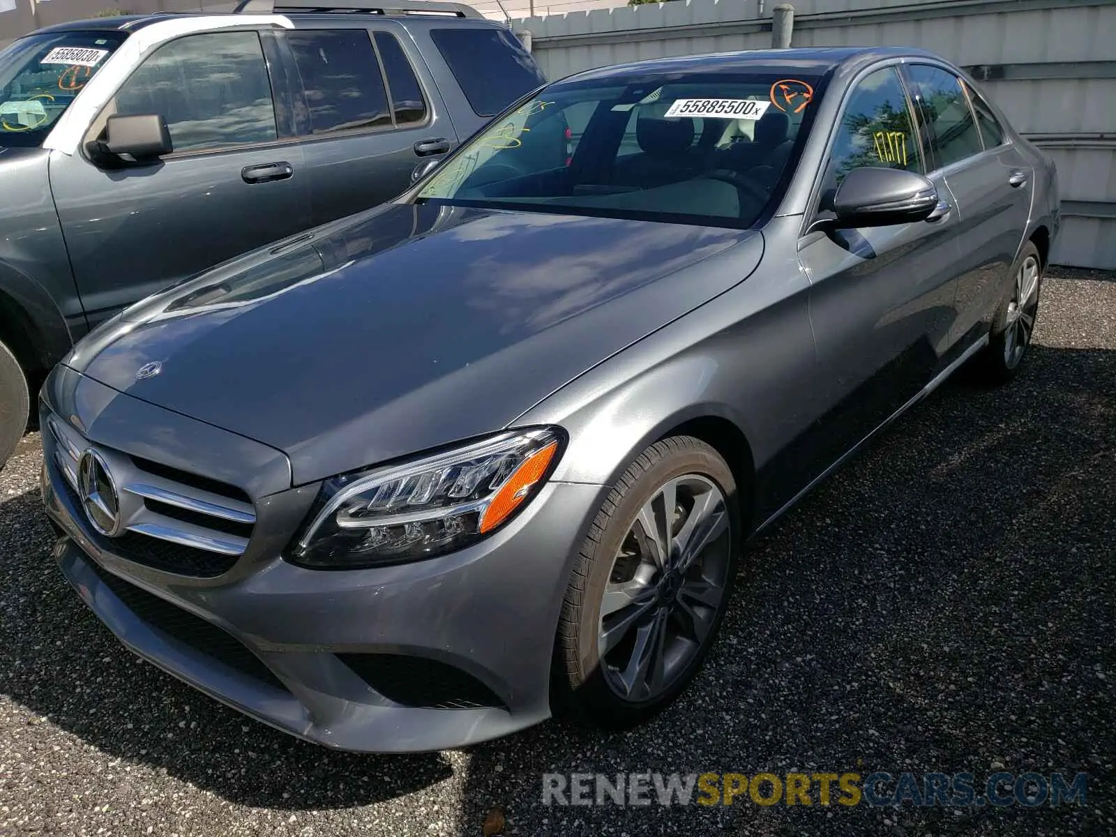 2 fotografías del automóvil dañado 55SWF8DB8KU305736 MERCEDES-BENZ C CLASS 2019