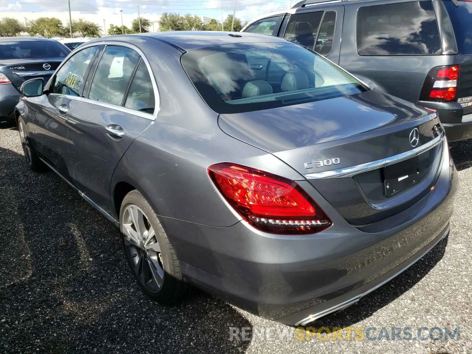 3 fotografías del automóvil dañado 55SWF8DB8KU305736 MERCEDES-BENZ C CLASS 2019