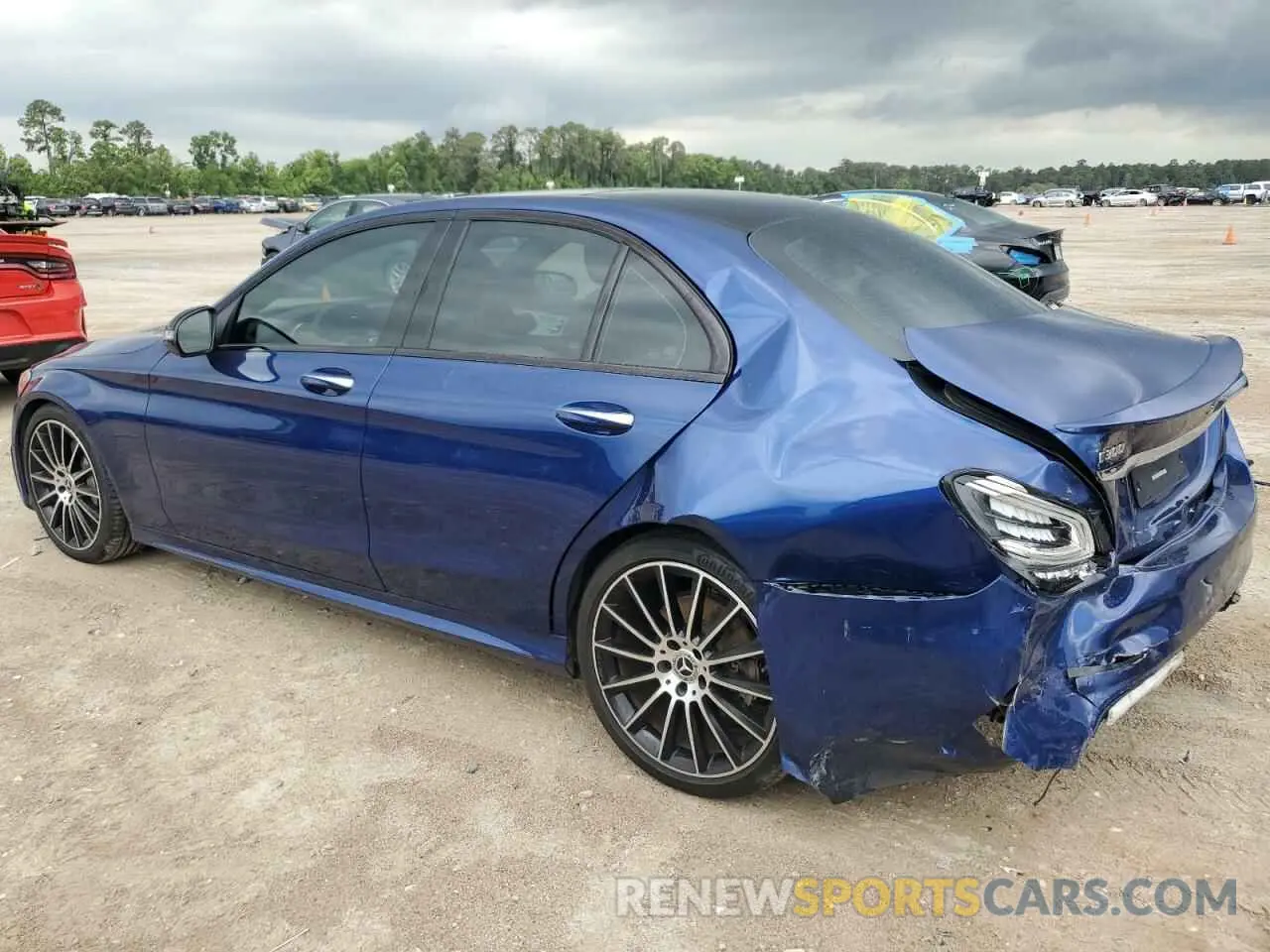 2 fotografías del automóvil dañado 55SWF8DB8KU317563 MERCEDES-BENZ C-CLASS 2019