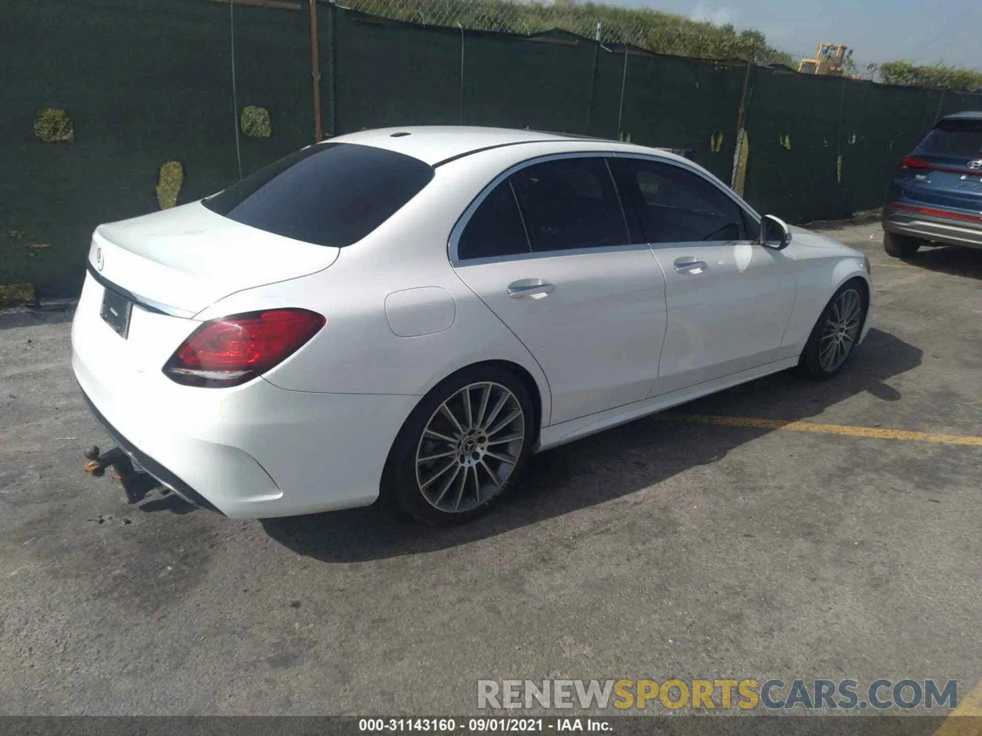 4 fotografías del automóvil dañado 55SWF8DB9KU321380 MERCEDES-BENZ C-CLASS 2019