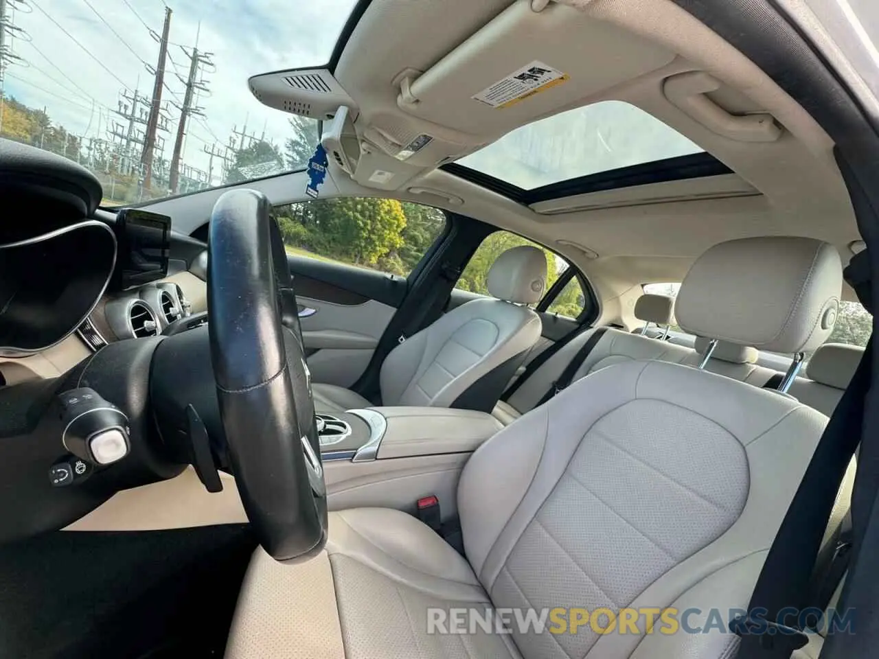 5 fotografías del automóvil dañado 55SWF8EB0KU291068 MERCEDES-BENZ C-CLASS 2019