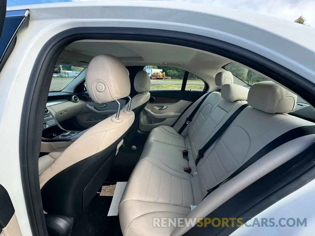 6 fotografías del automóvil dañado 55SWF8EB0KU291068 MERCEDES-BENZ C-CLASS 2019