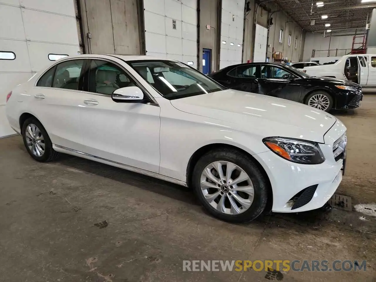 4 fotografías del automóvil dañado 55SWF8EB4KU301052 MERCEDES-BENZ C-CLASS 2019