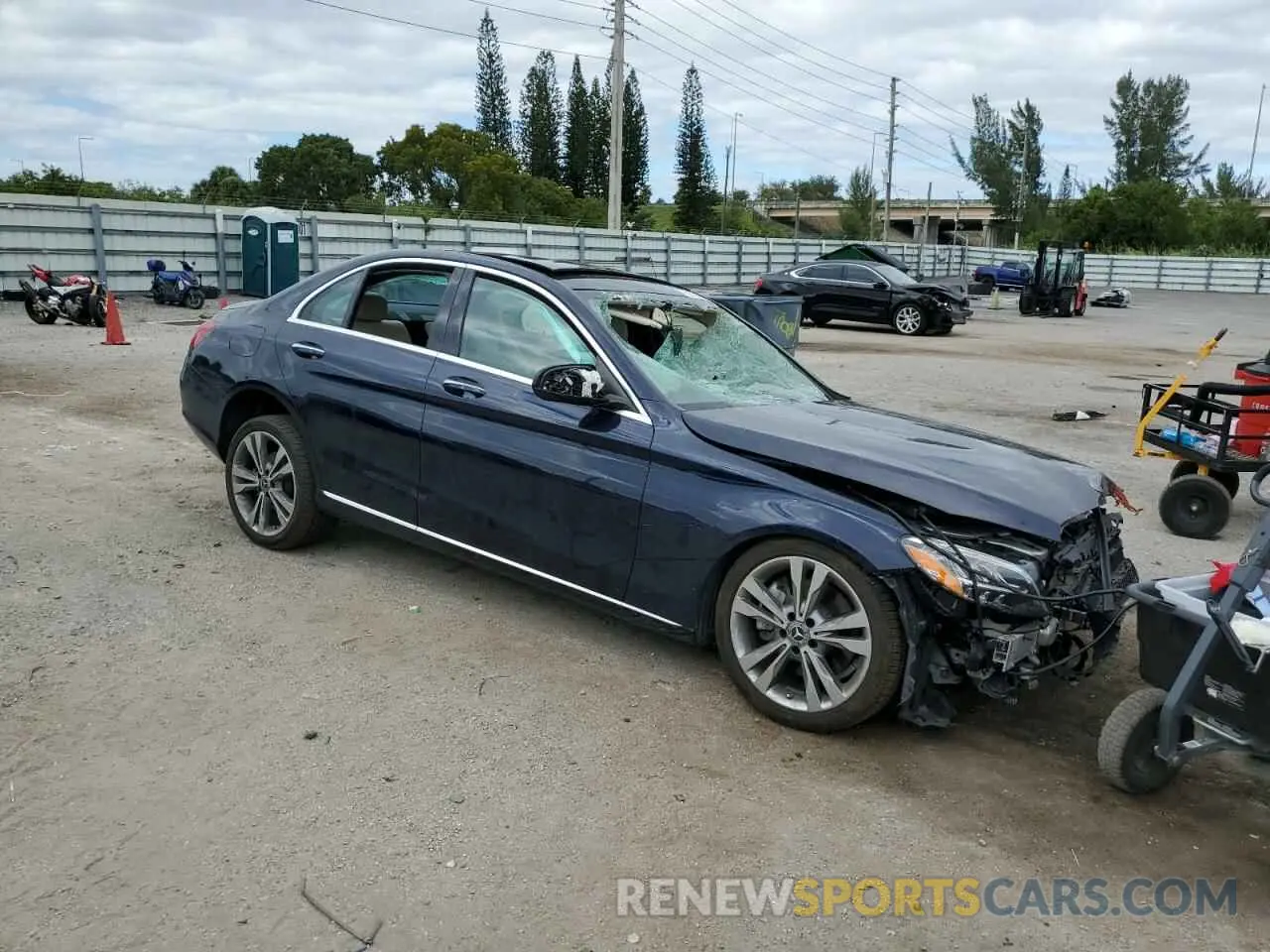 4 fotografías del automóvil dañado 55SWF8EB4KU304923 MERCEDES-BENZ C-CLASS 2019
