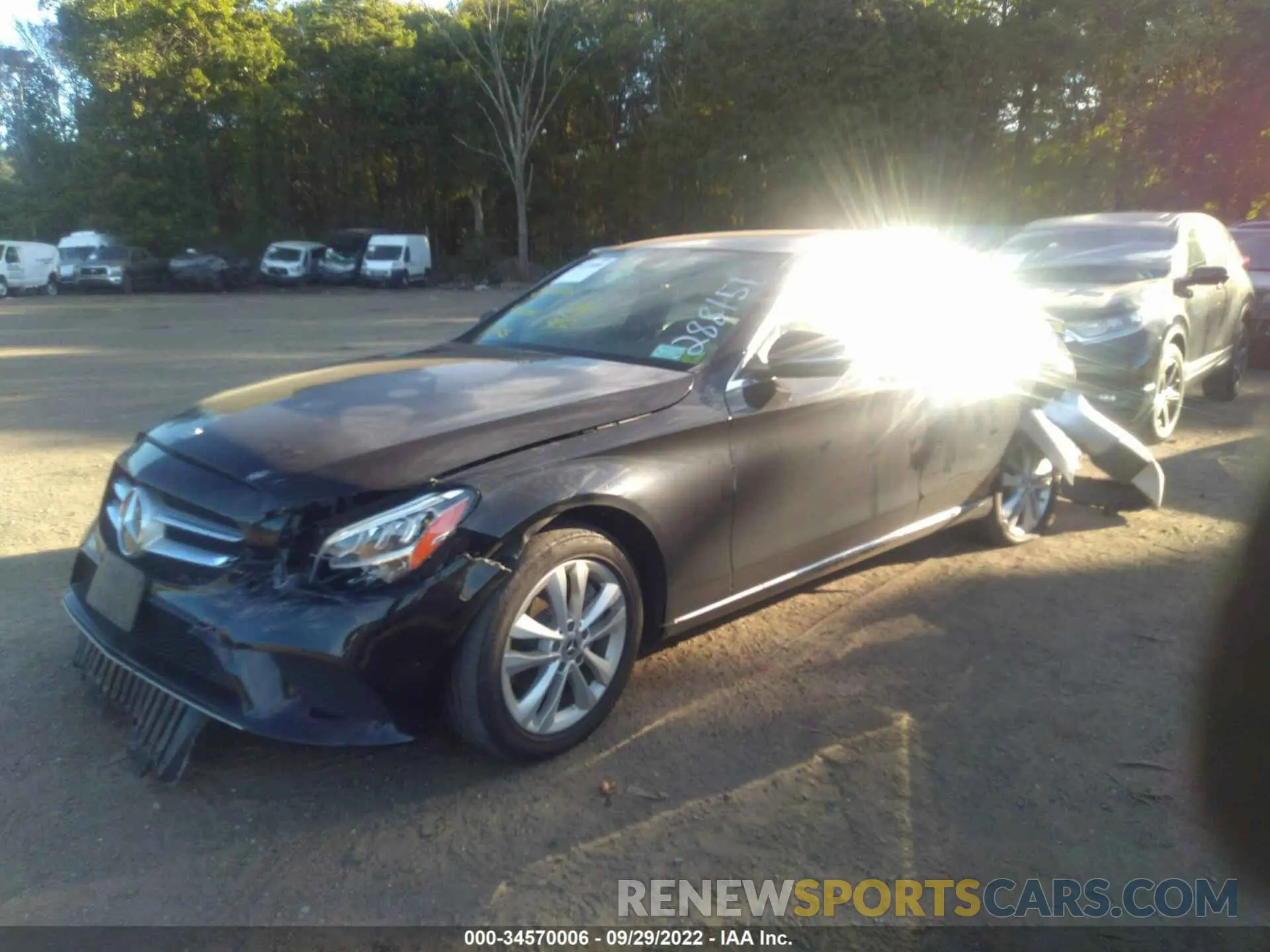 2 fotografías del automóvil dañado 55SWF8EB5KU288151 MERCEDES-BENZ C-CLASS 2019
