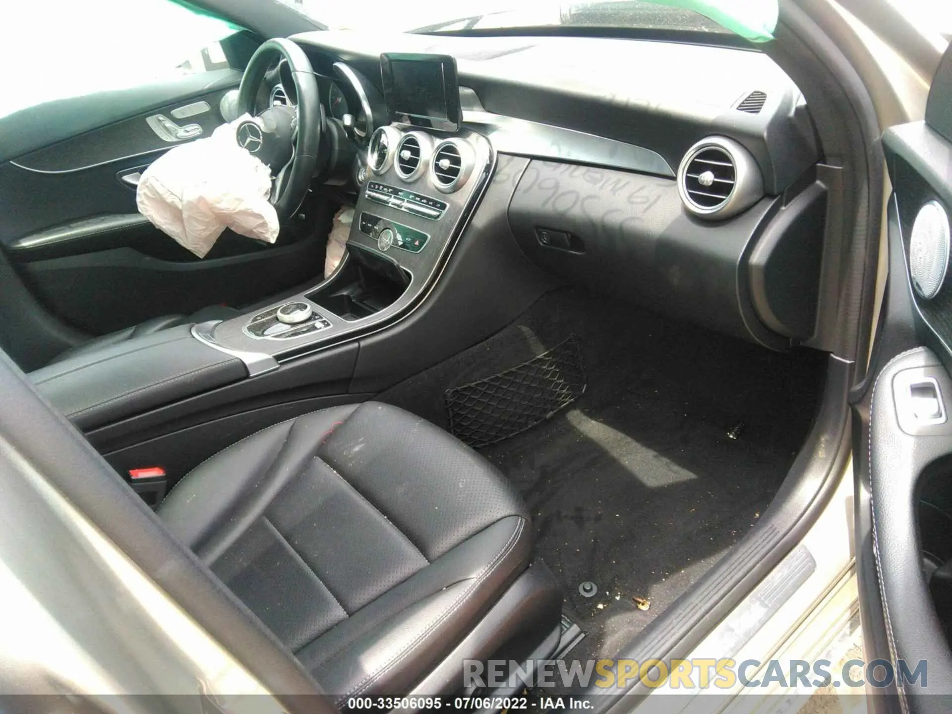 5 fotografías del automóvil dañado 55SWF8EB9KU284443 MERCEDES-BENZ C-CLASS 2019