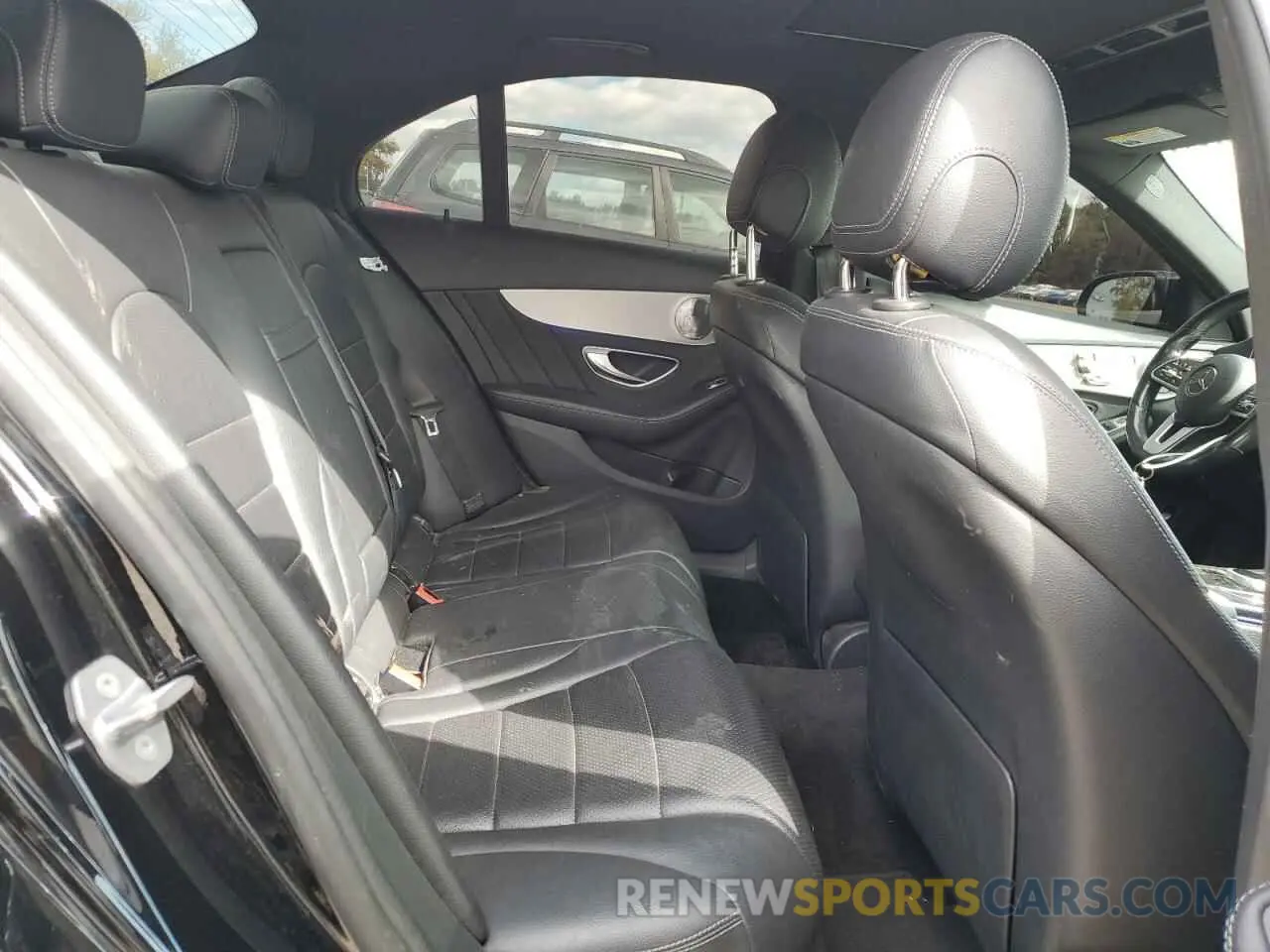 10 fotografías del automóvil dañado 55SWF8EBXKU299162 MERCEDES-BENZ C-CLASS 2019