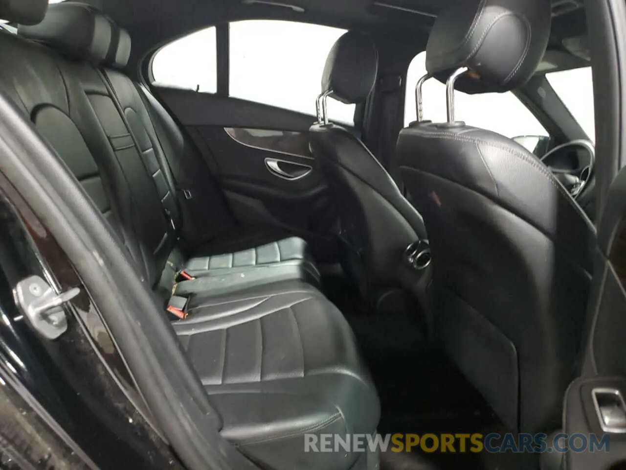 10 fotografías del automóvil dañado 55SWF8EBXKU301279 MERCEDES-BENZ C-CLASS 2019