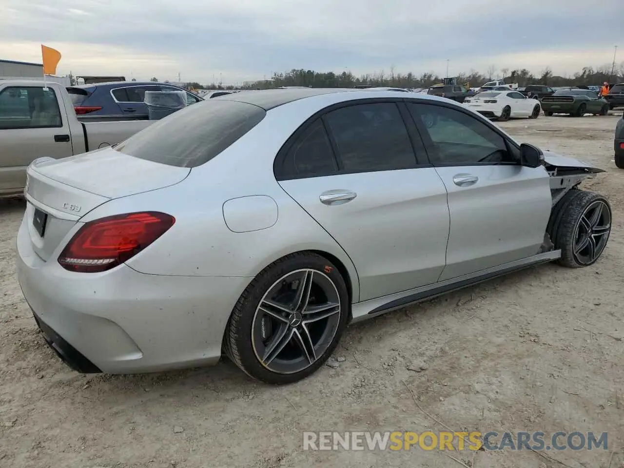 3 fotografías del automóvil dañado 55SWF8GB0KU308321 MERCEDES-BENZ C-CLASS 2019