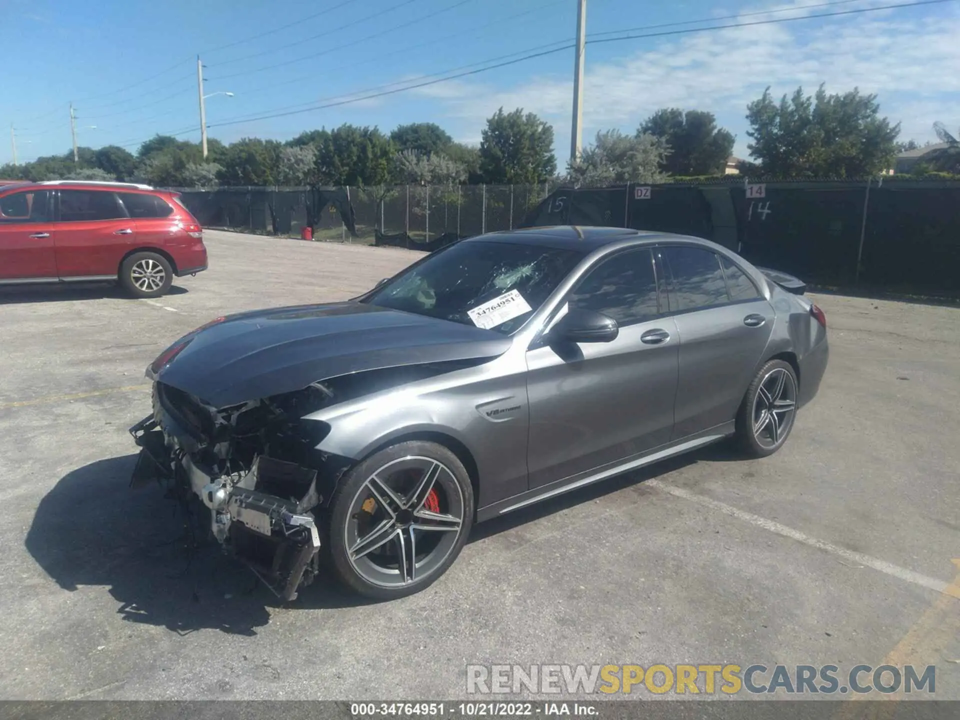2 fotografías del automóvil dañado 55SWF8GB7KU313953 MERCEDES-BENZ C-CLASS 2019