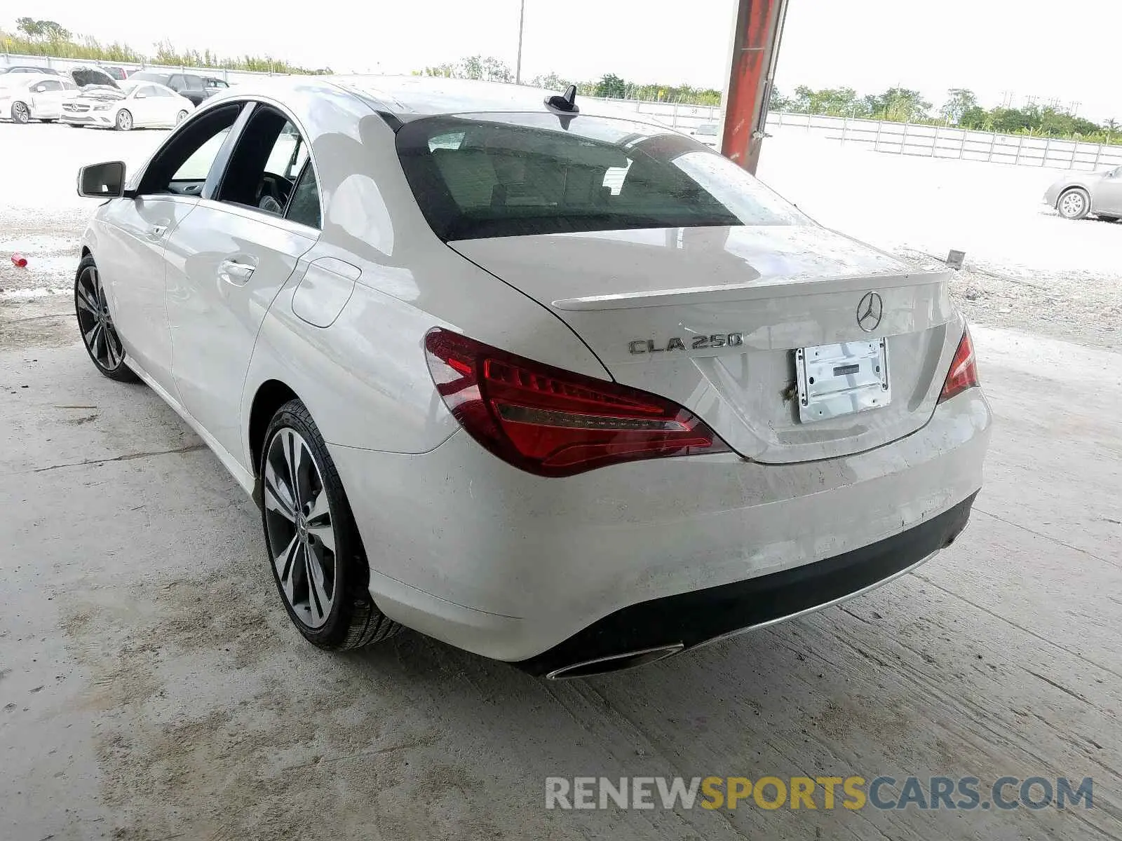 3 fotografías del automóvil dañado WDDSJ4EB5KN725516 MERCEDES-BENZ C CLASS 2019