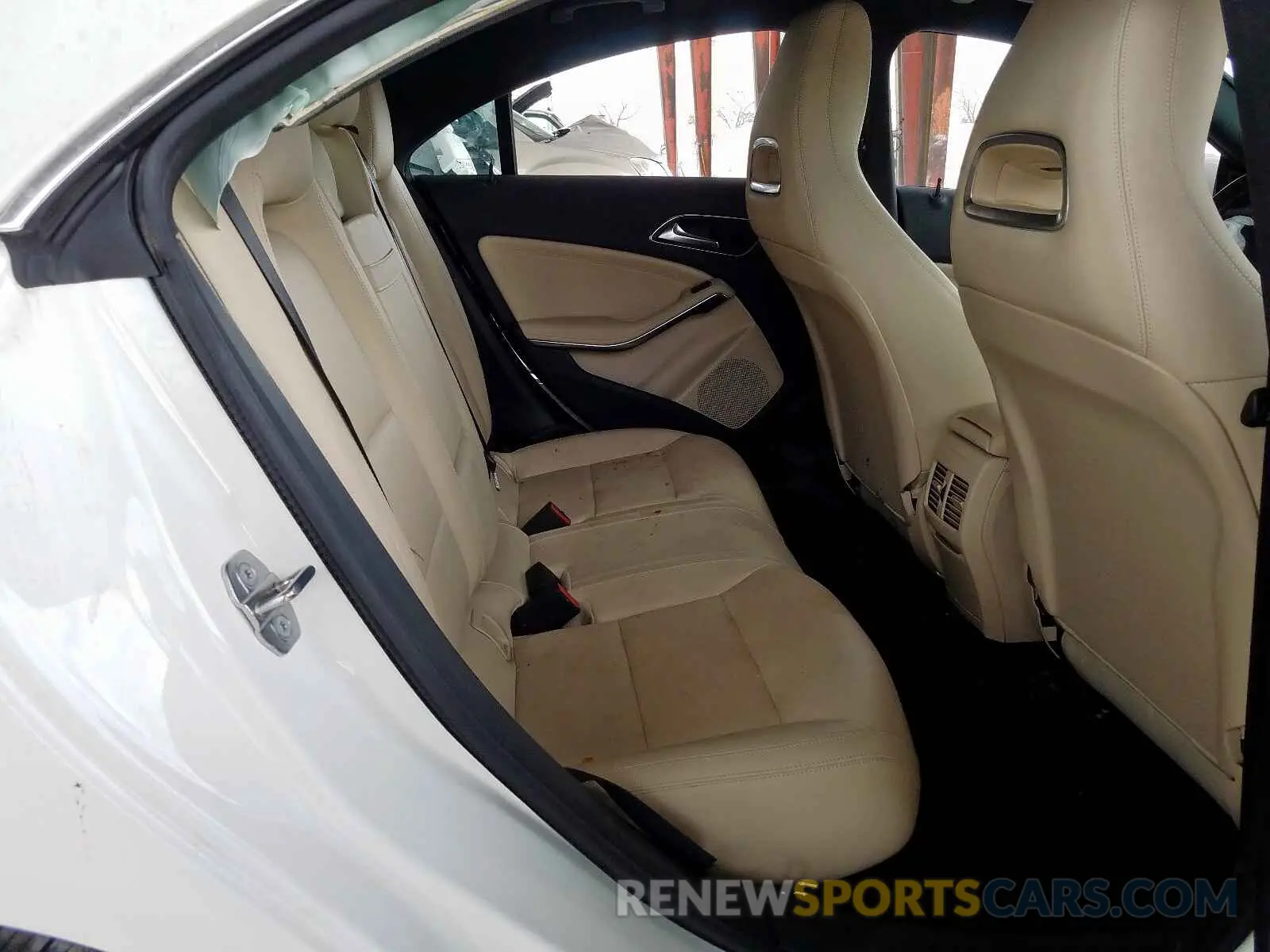 6 fotografías del automóvil dañado WDDSJ4EB5KN725516 MERCEDES-BENZ C CLASS 2019