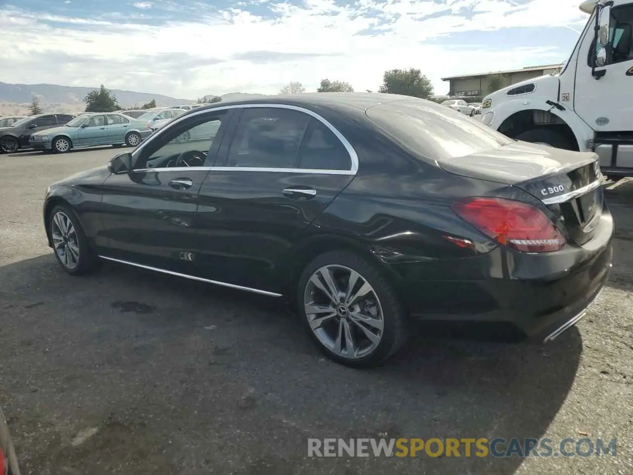 2 fotografías del automóvil dañado WDDWF8DB0KR462677 MERCEDES-BENZ C-CLASS 2019